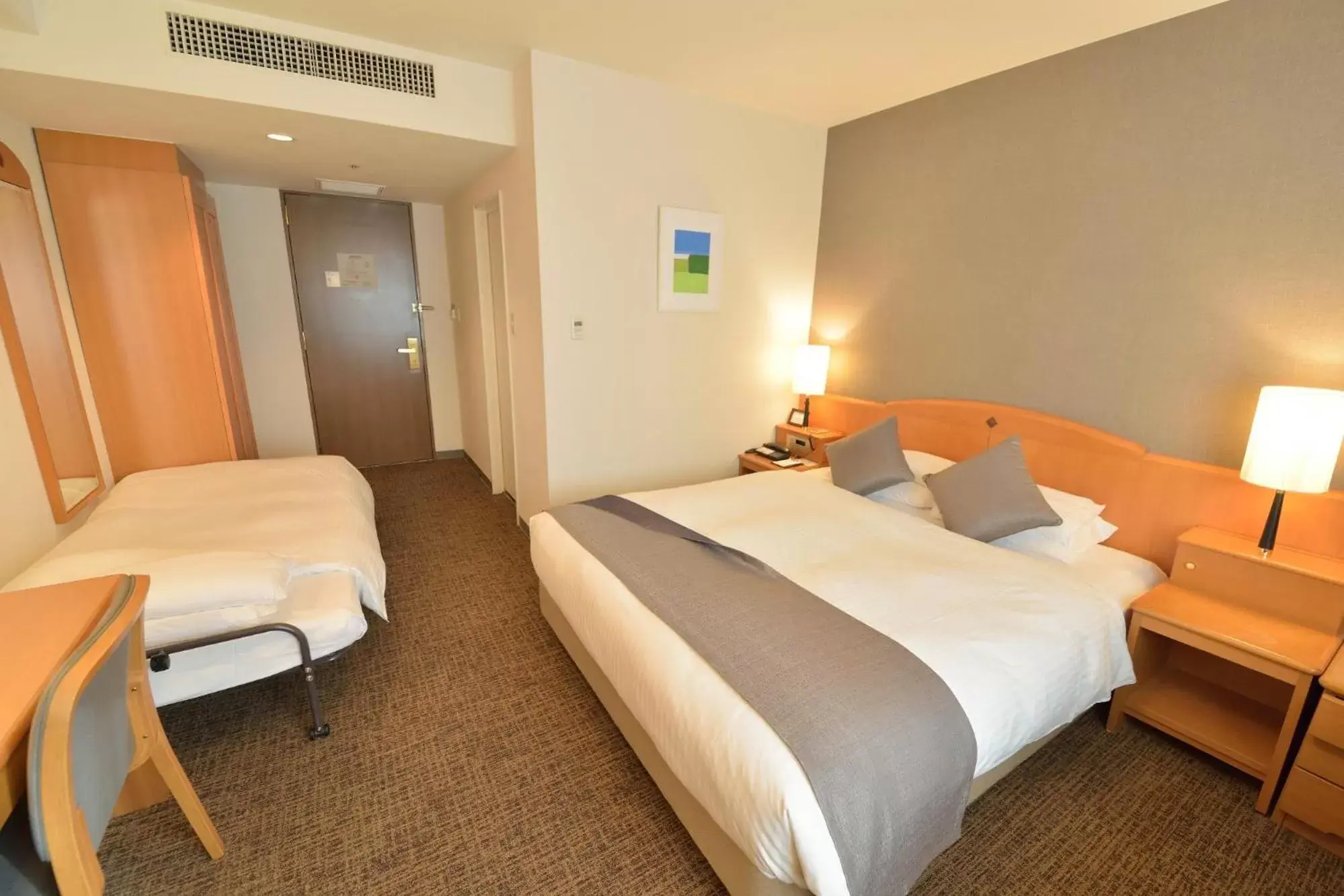 Double Room with Extra Bed (3 Adults) - Non-Smoking in Okayama Koraku Hotel Double Room with Extra Bed (3 Adults) - Non-Smoking in Okayama Koraku Hotel