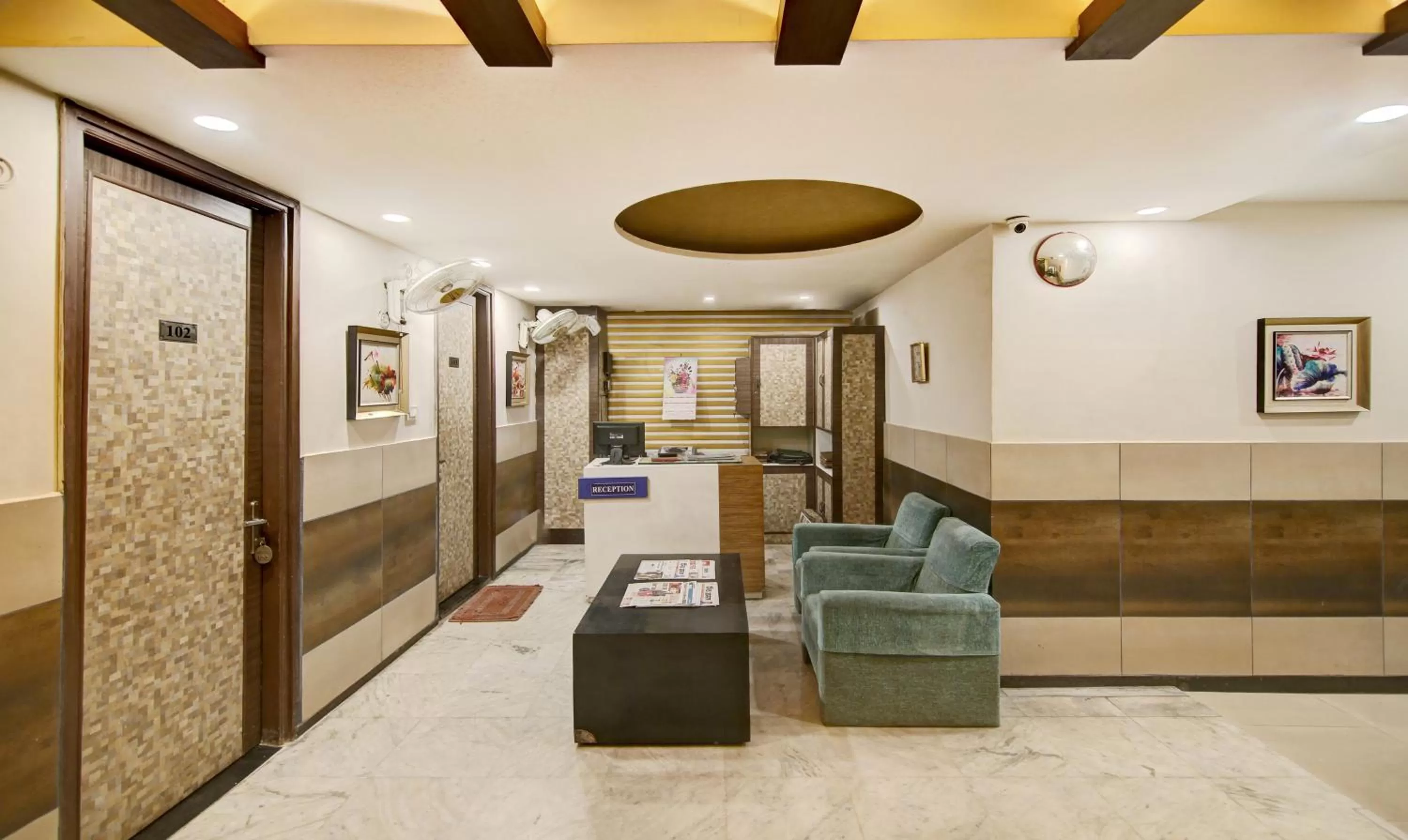 Lobby or reception, Seating Area in Itsy By Treebo - Solitaire