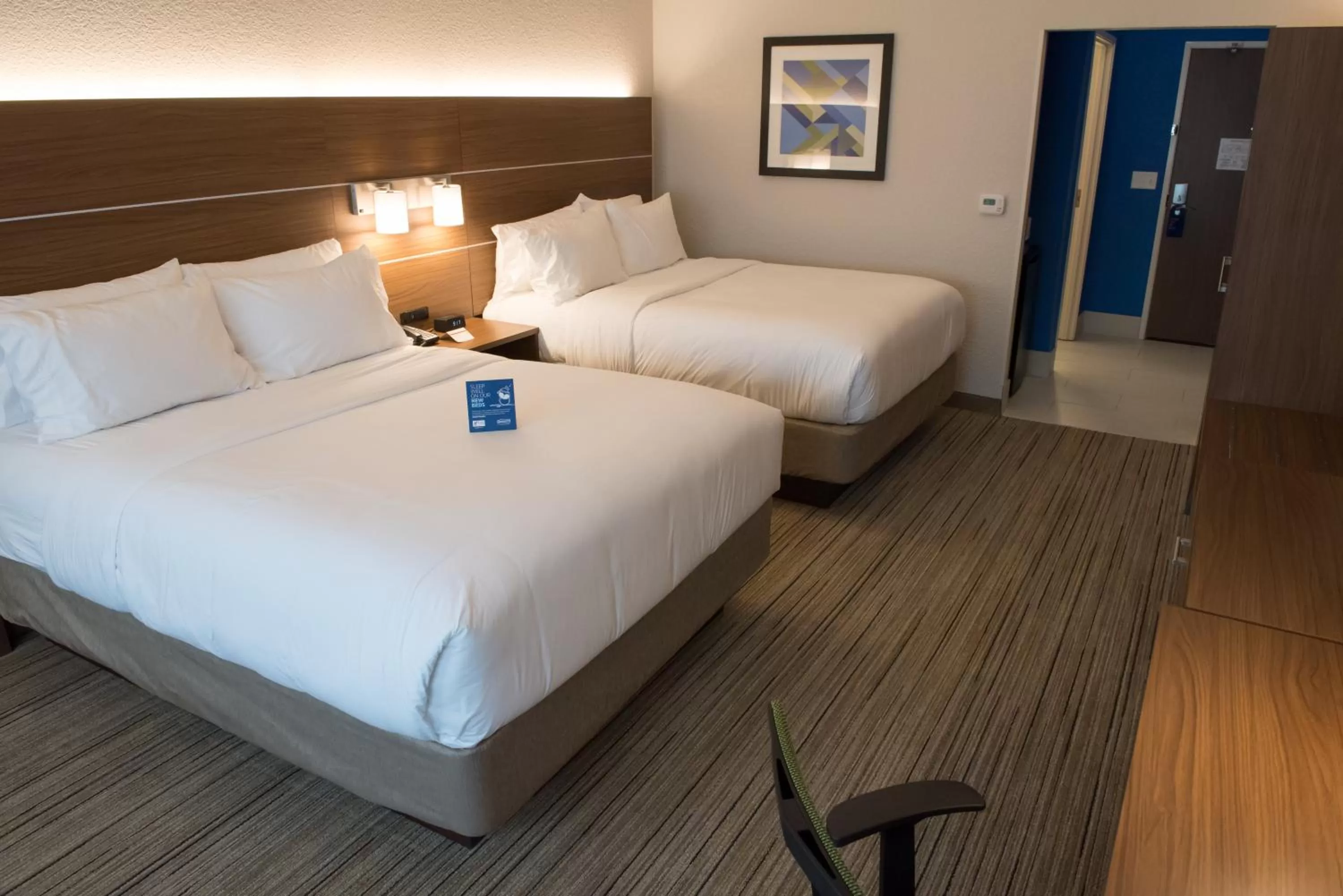 Photo of the whole room, Bed in Holiday Inn Express & Suites - Orland Park Mokena by IHG