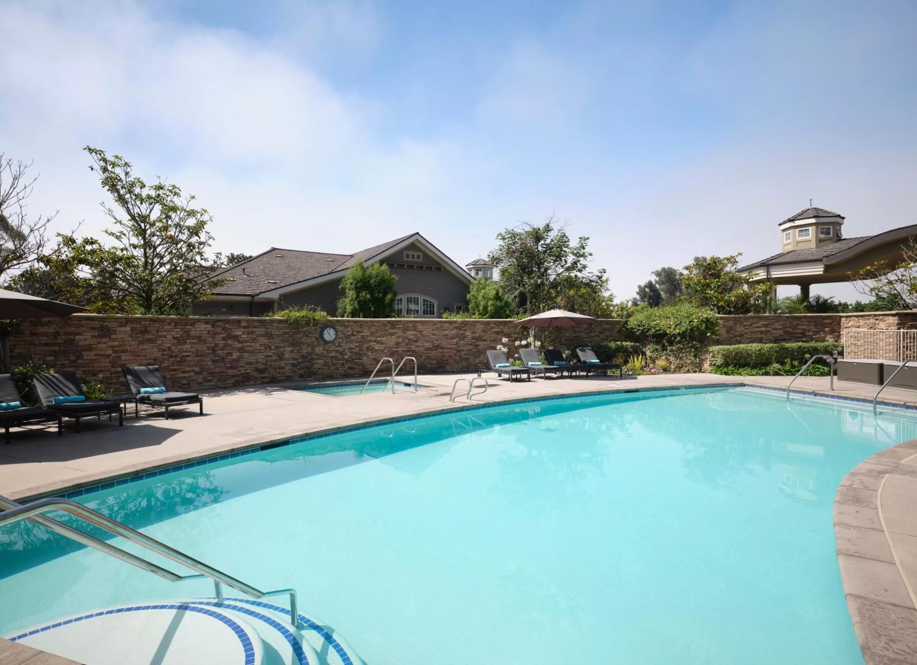 Hot Tub in West Inn & Suites