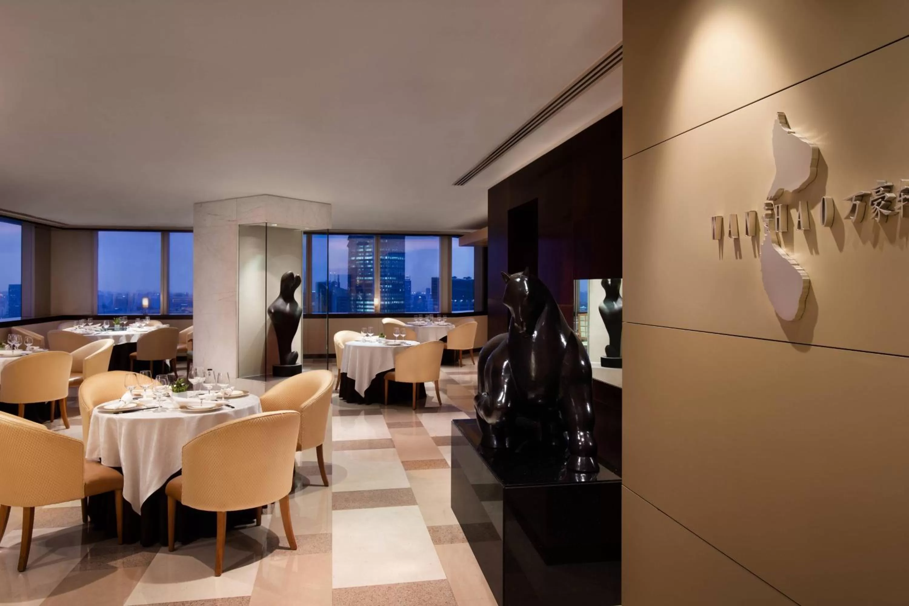 Restaurant/places to eat in JW Marriott Shanghai at Tomorrow Square