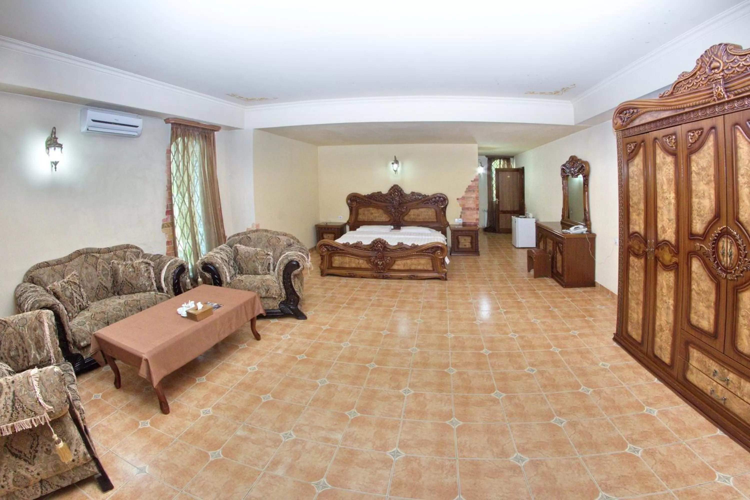 Photo of the whole room, Seating Area in Venezia Palazzo Hotel