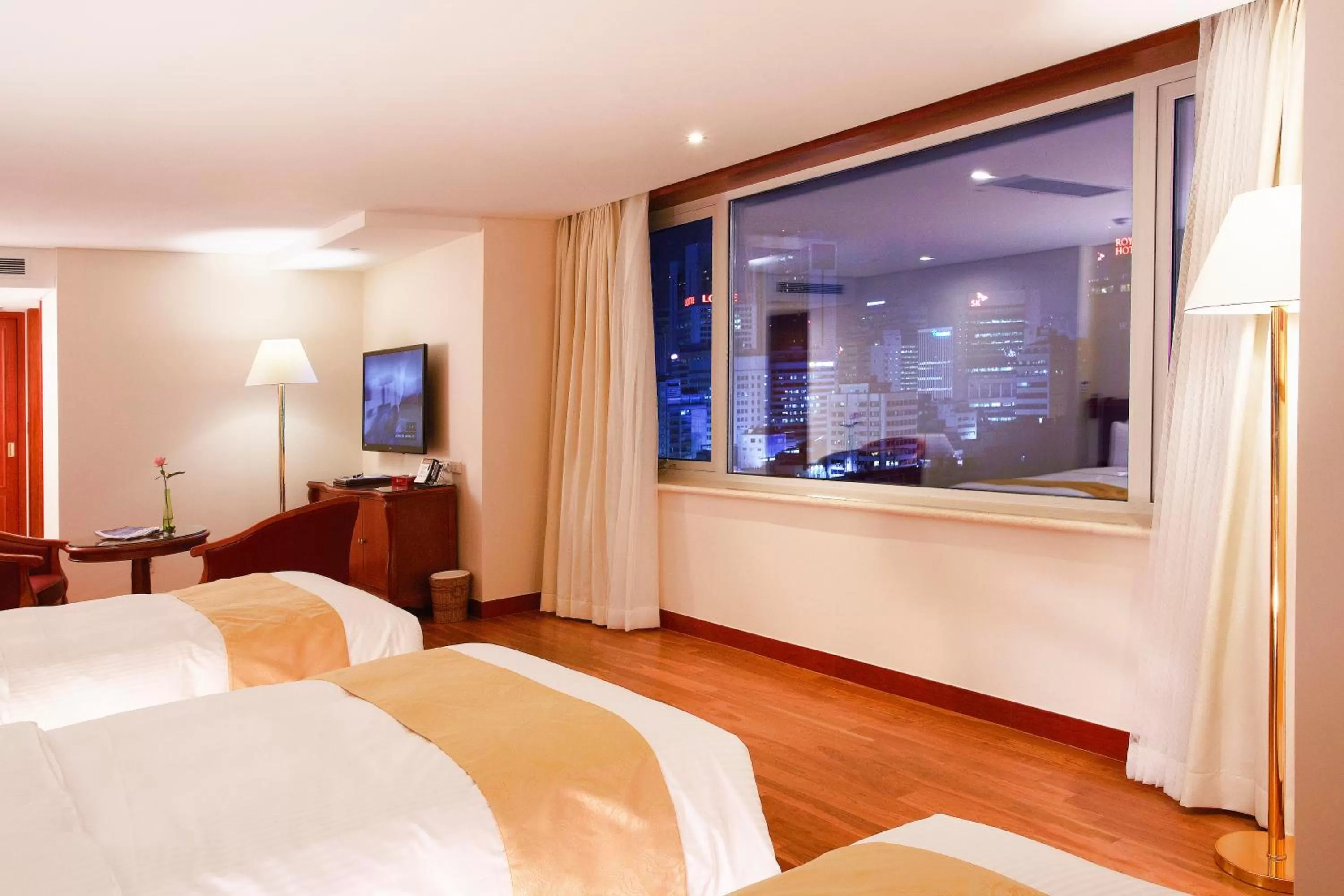 Photo of the whole room, Bed in Sejong Hotel Seoul Myeongdong