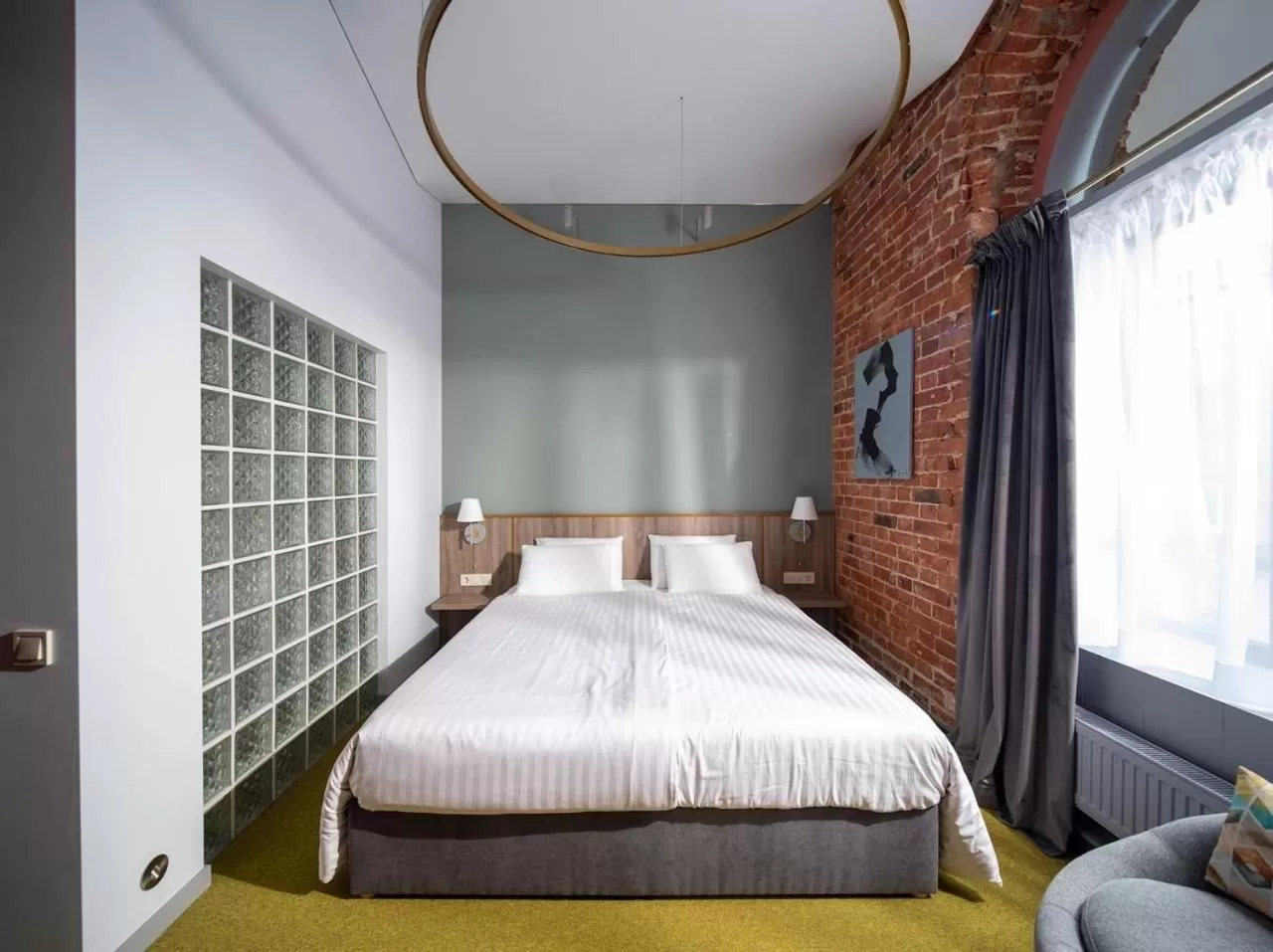 Bed in Four Rooms City