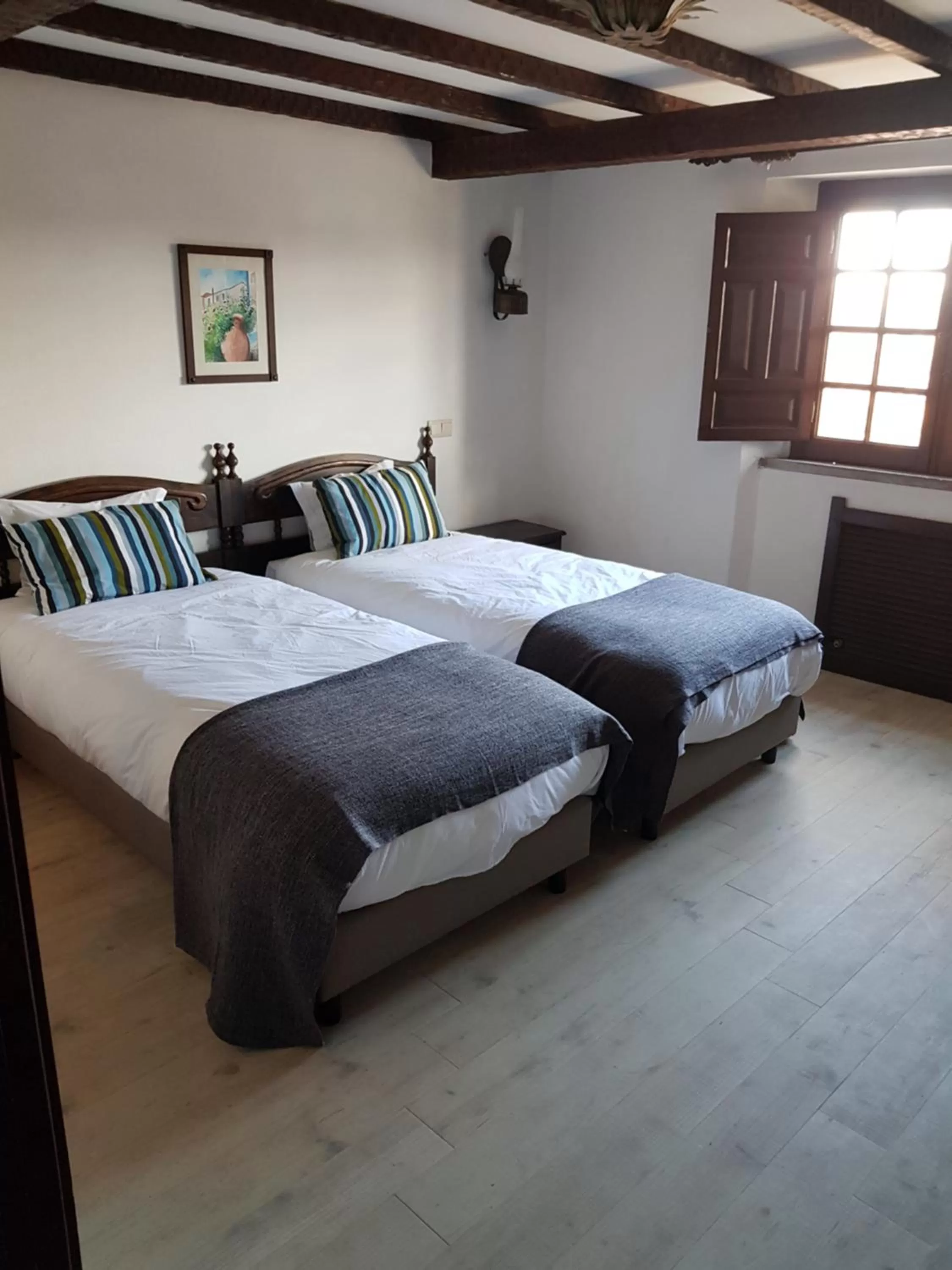 Photo of the whole room, Bed in Rainha Santa Isabel - Óbidos History Hotel
