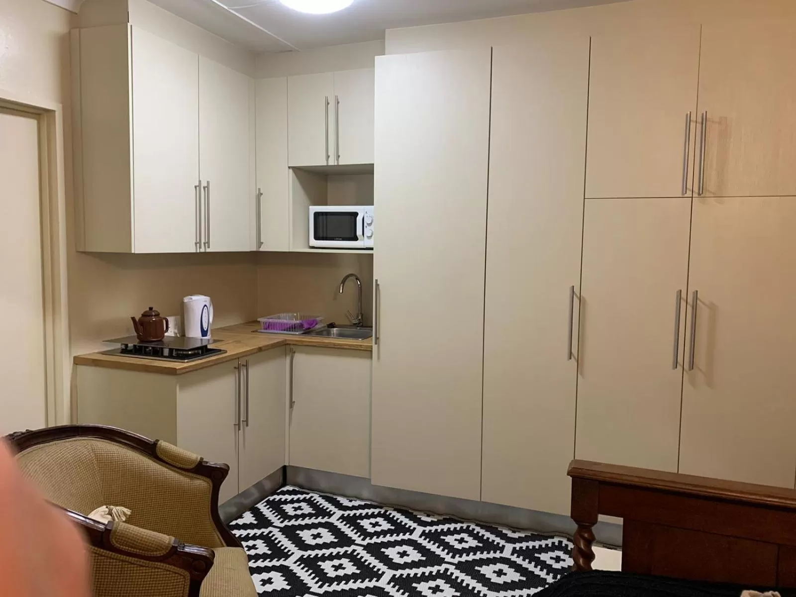 Deluxe Single Room - single occupancy in Skinkikofi Guest House