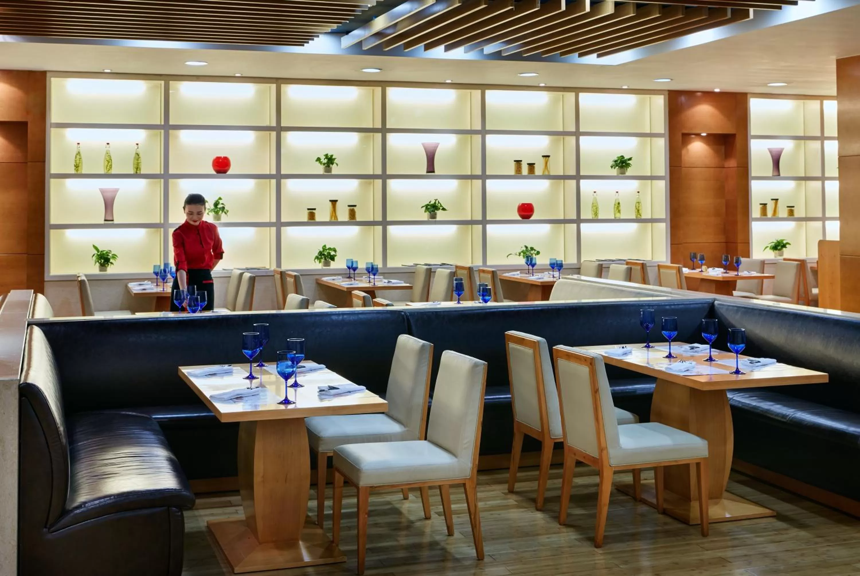 Restaurant/places to eat in InterContinental Hangzhou ICC by IHG