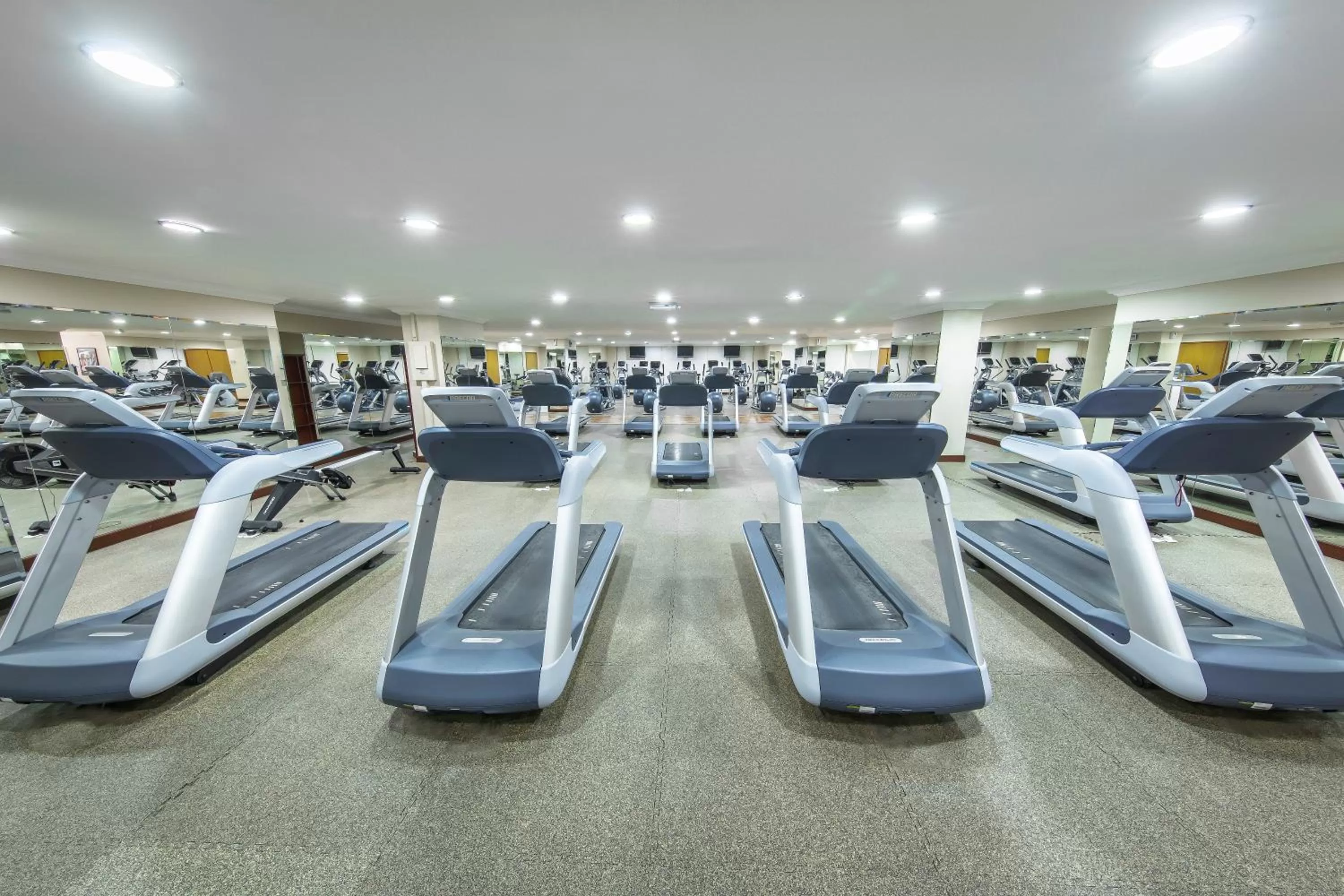 Fitness centre/facilities in Ezdan Hotel West Bay