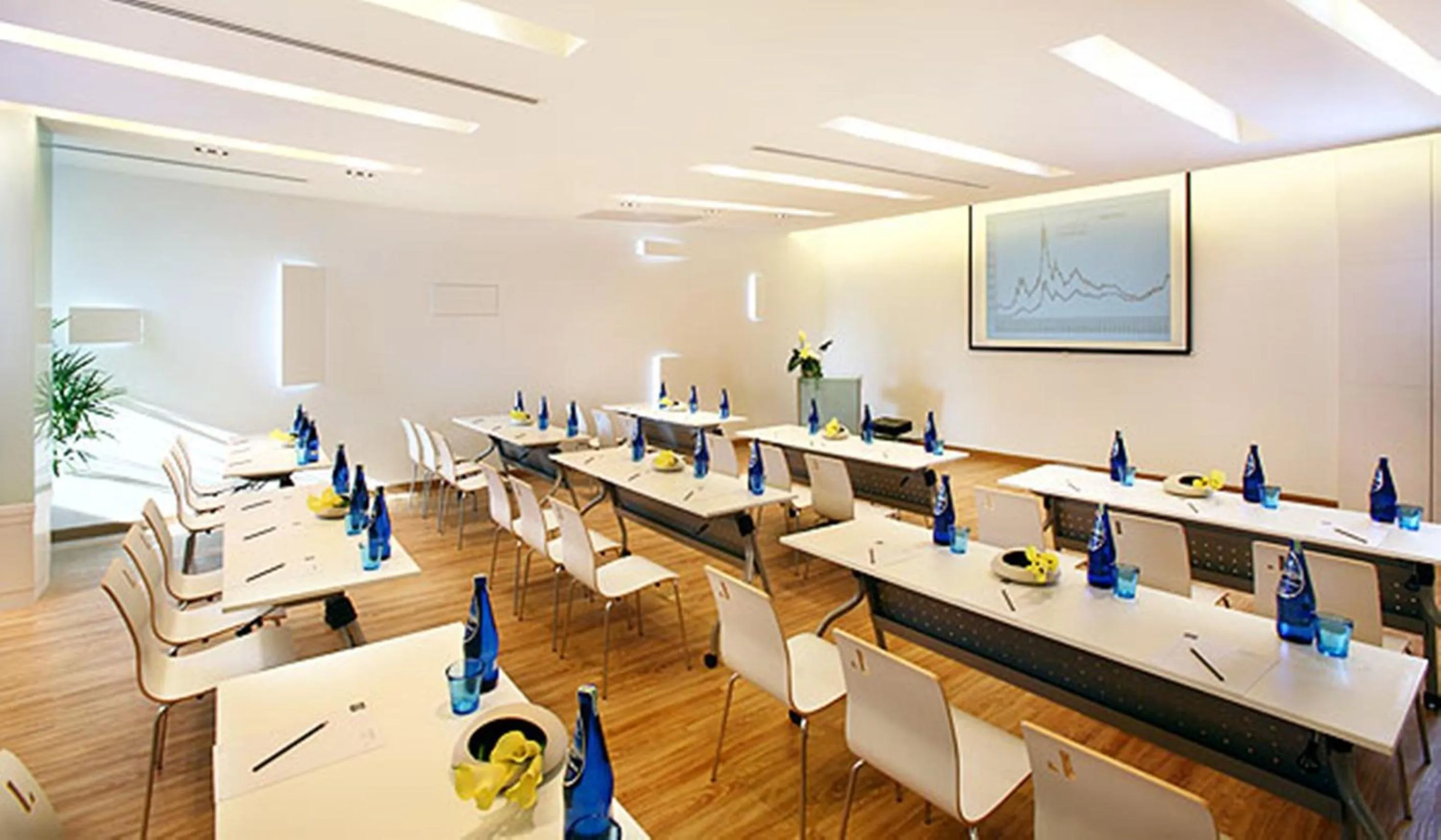 Business facilities in LiT BANGKOK Hotel