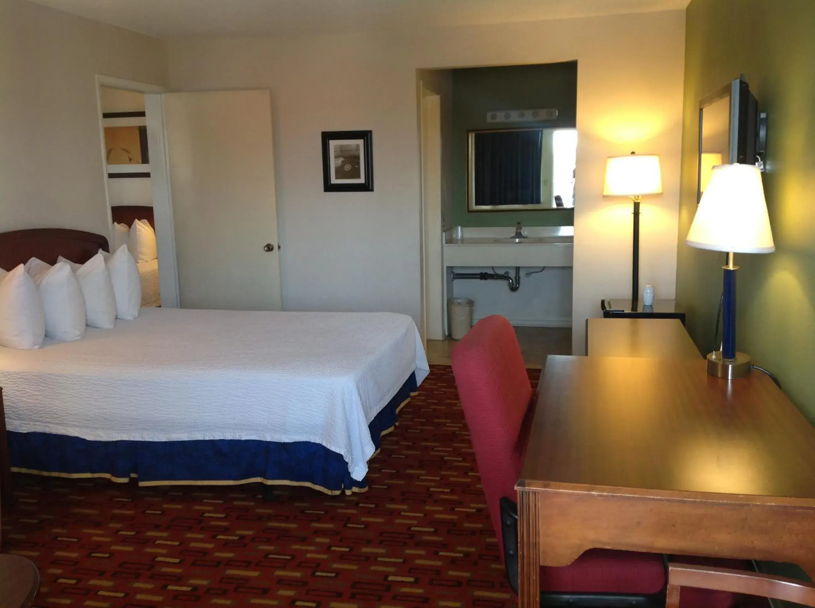 Two-Bedroom Suite in Eunice Plaza Motel Two-Bedroom Suite in Eunice Plaza Motel