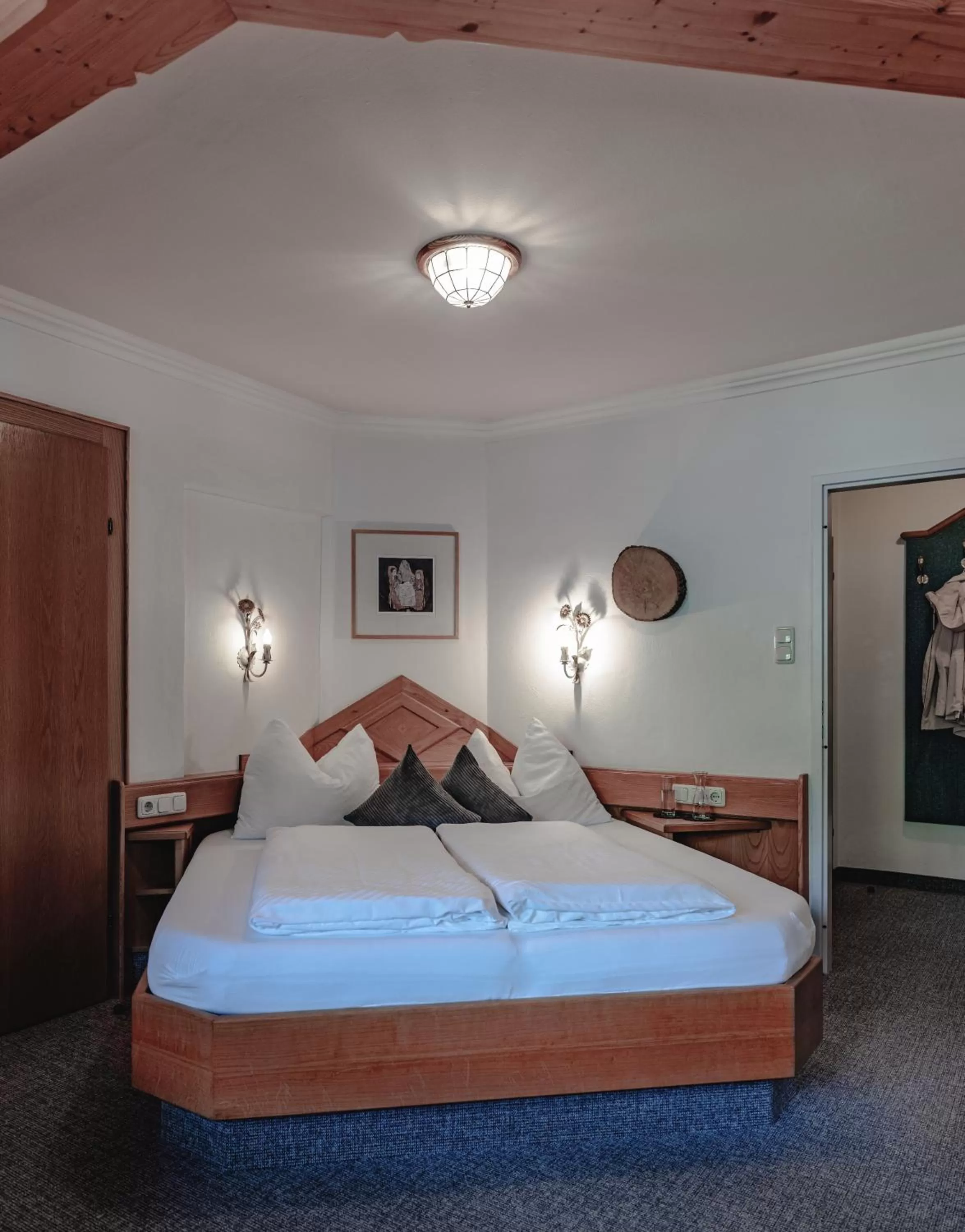 Photo of the whole room, Bed in Appartements KATHRIN