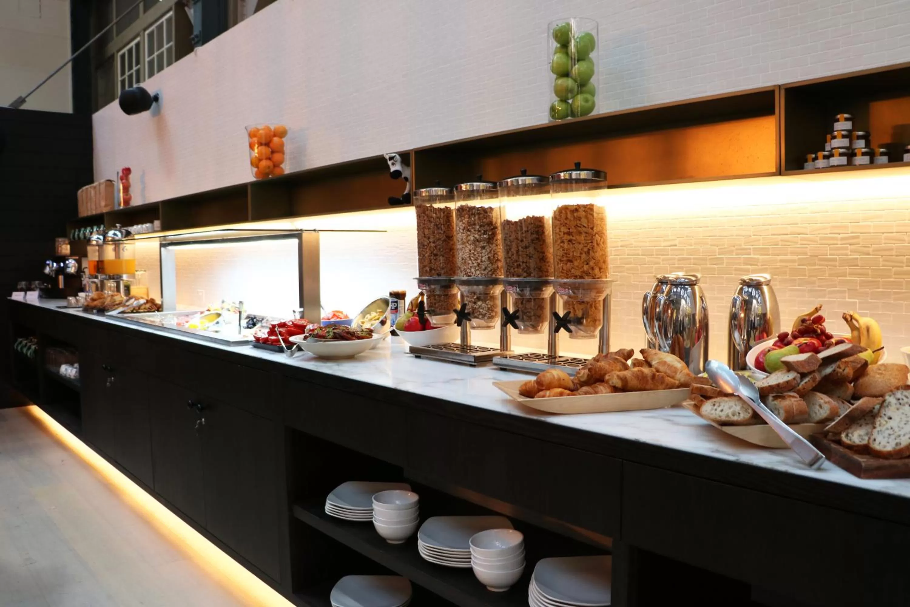 Restaurant/places to eat in Ovolo Sydney Woolloomooloo, a Wyndham Hotel