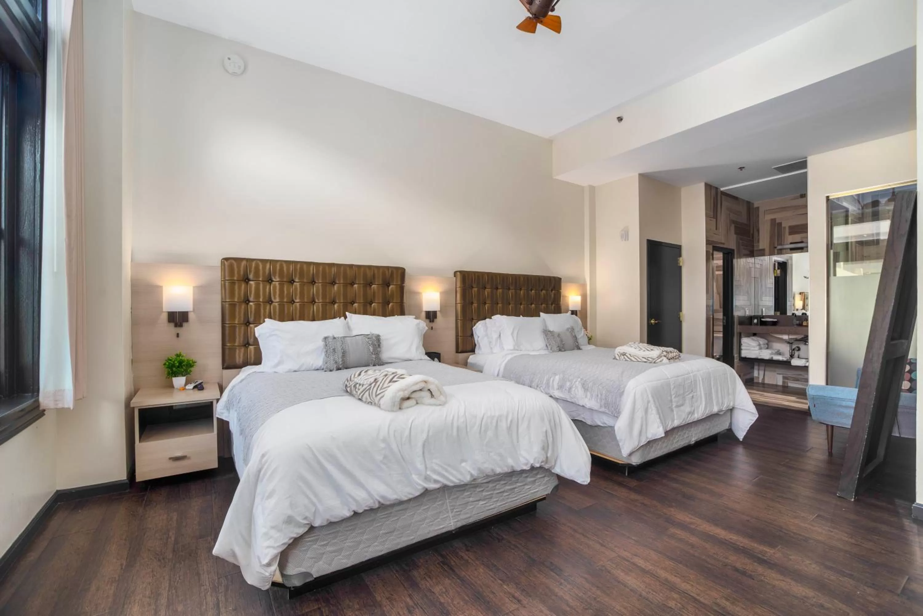 Bed in Good Hotels Downtown Denver