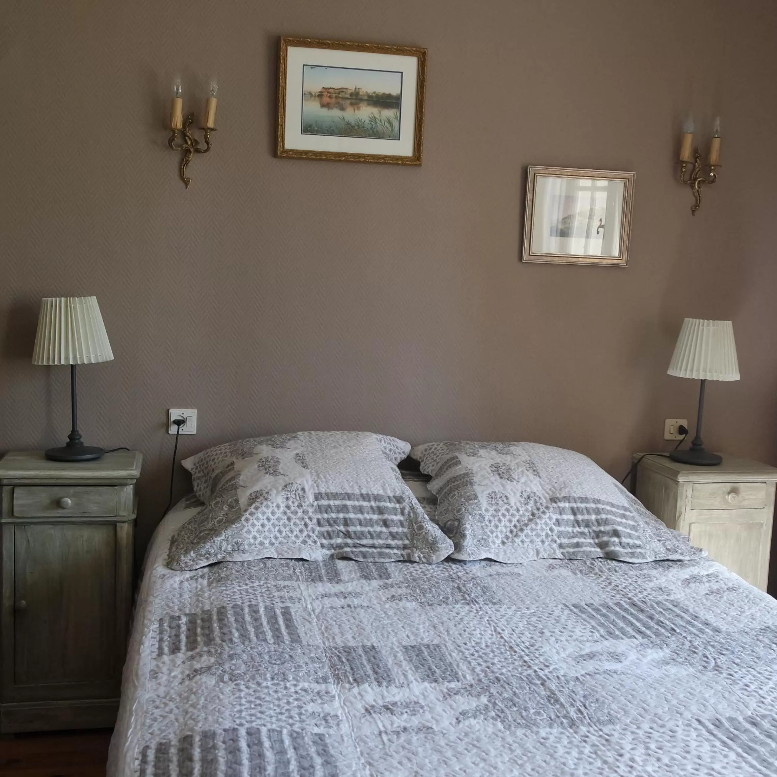 Bedroom, Bed in Mas Grimaud - Gîte- Studio et chambres d'hôtes familiales