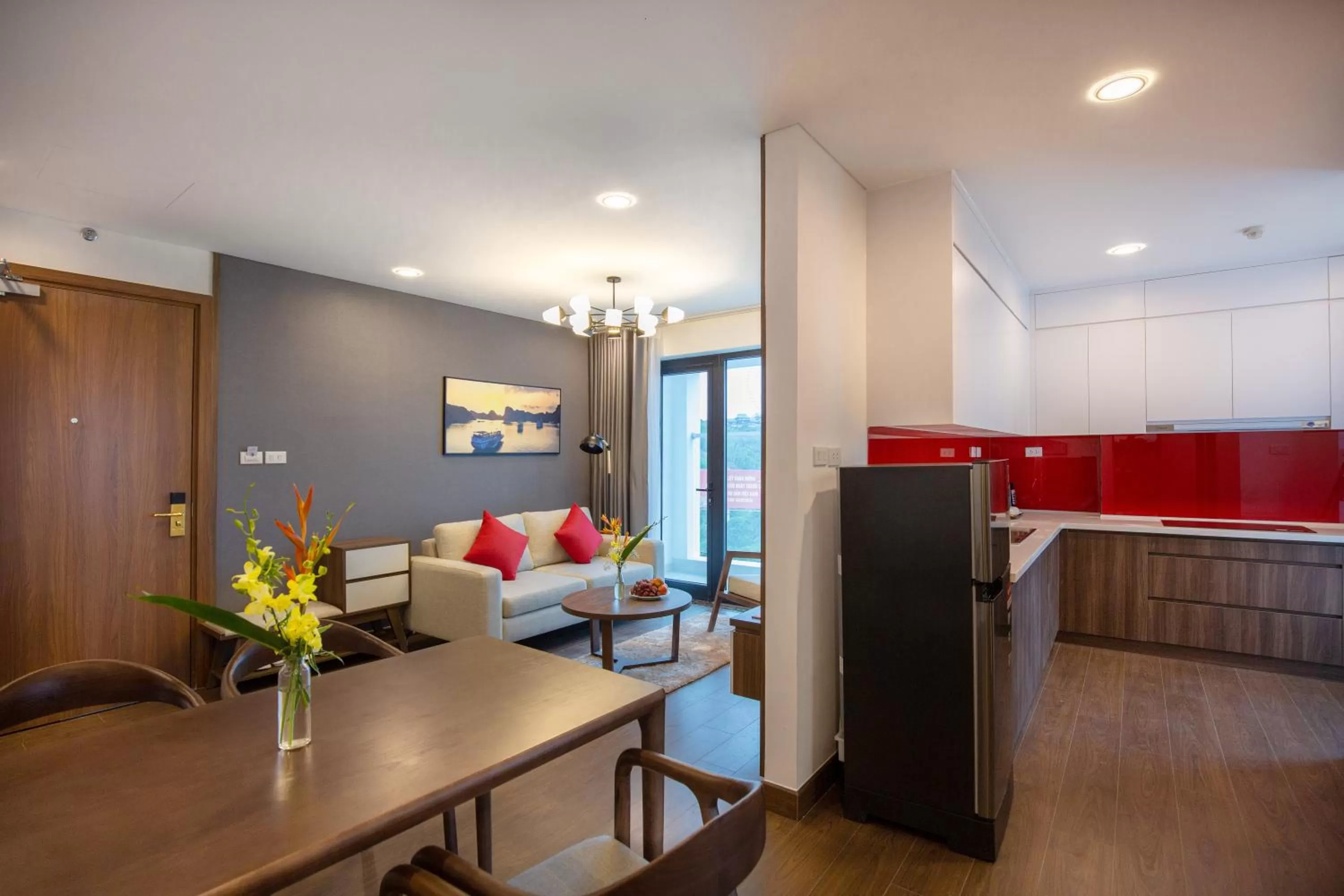 Dining area in Ramada Hotel & Suites by Wyndham Halong Bay View