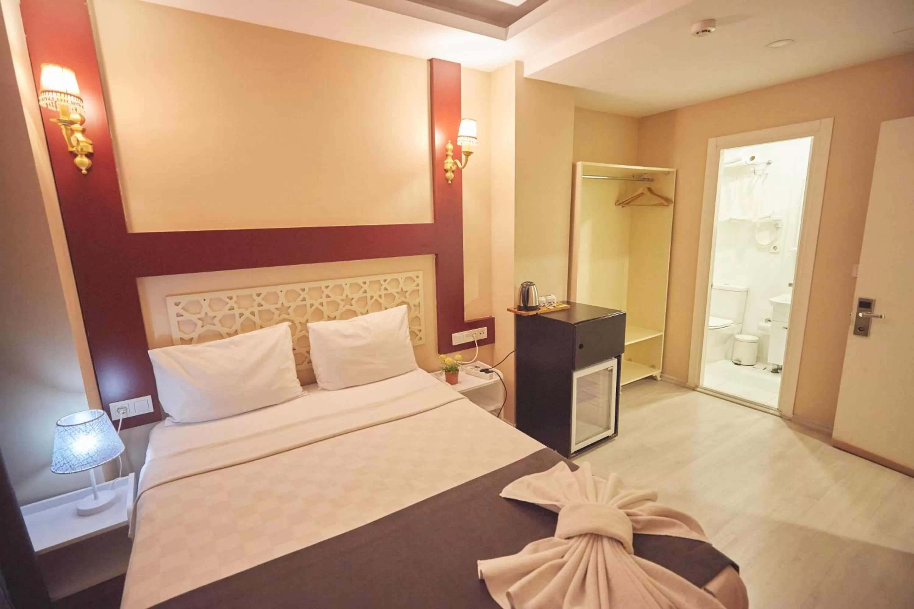 Bedroom, Bed in Albatros Hagia Sophia Hotel