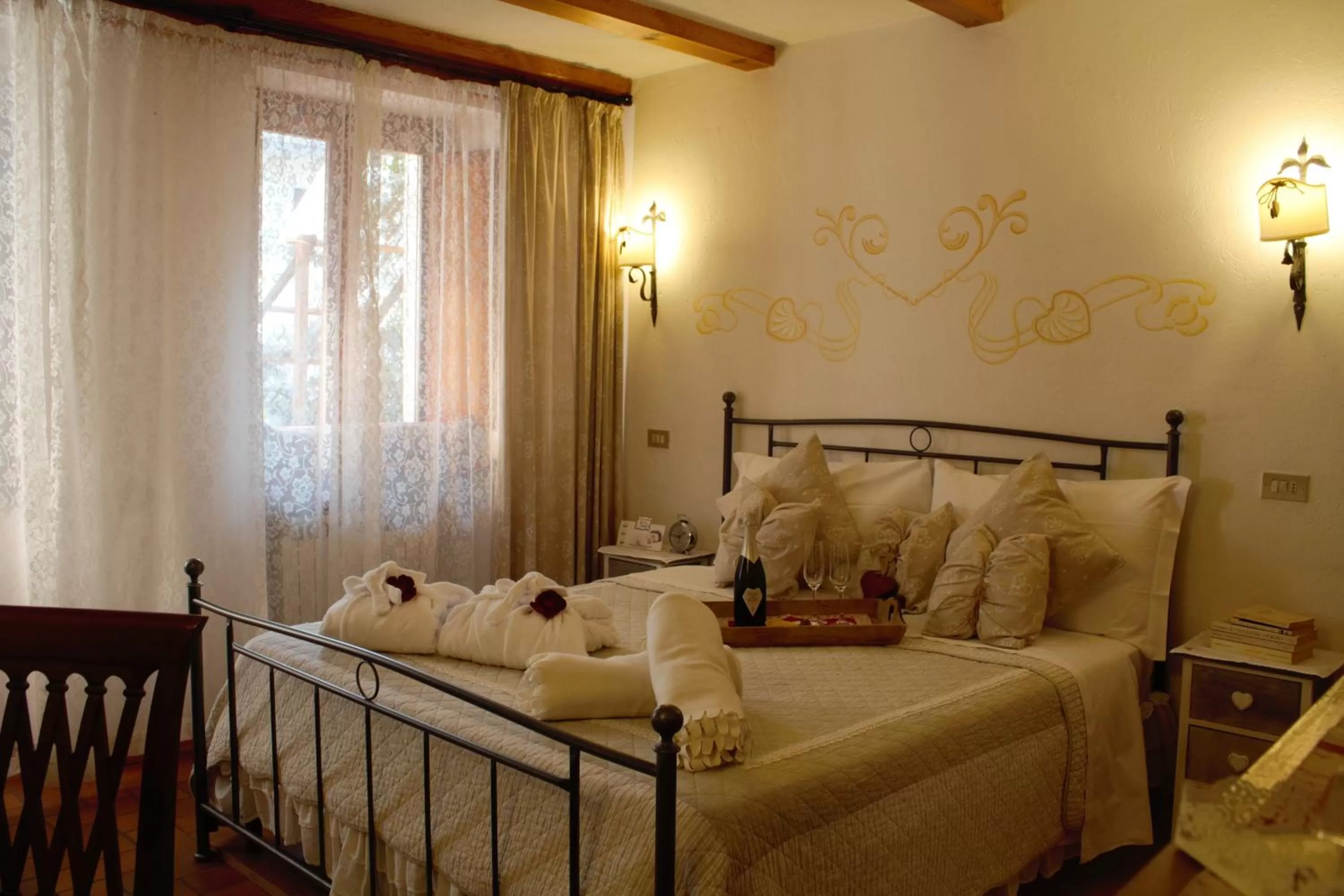 Photo of the whole room, Bed in Le Coeur du Pont