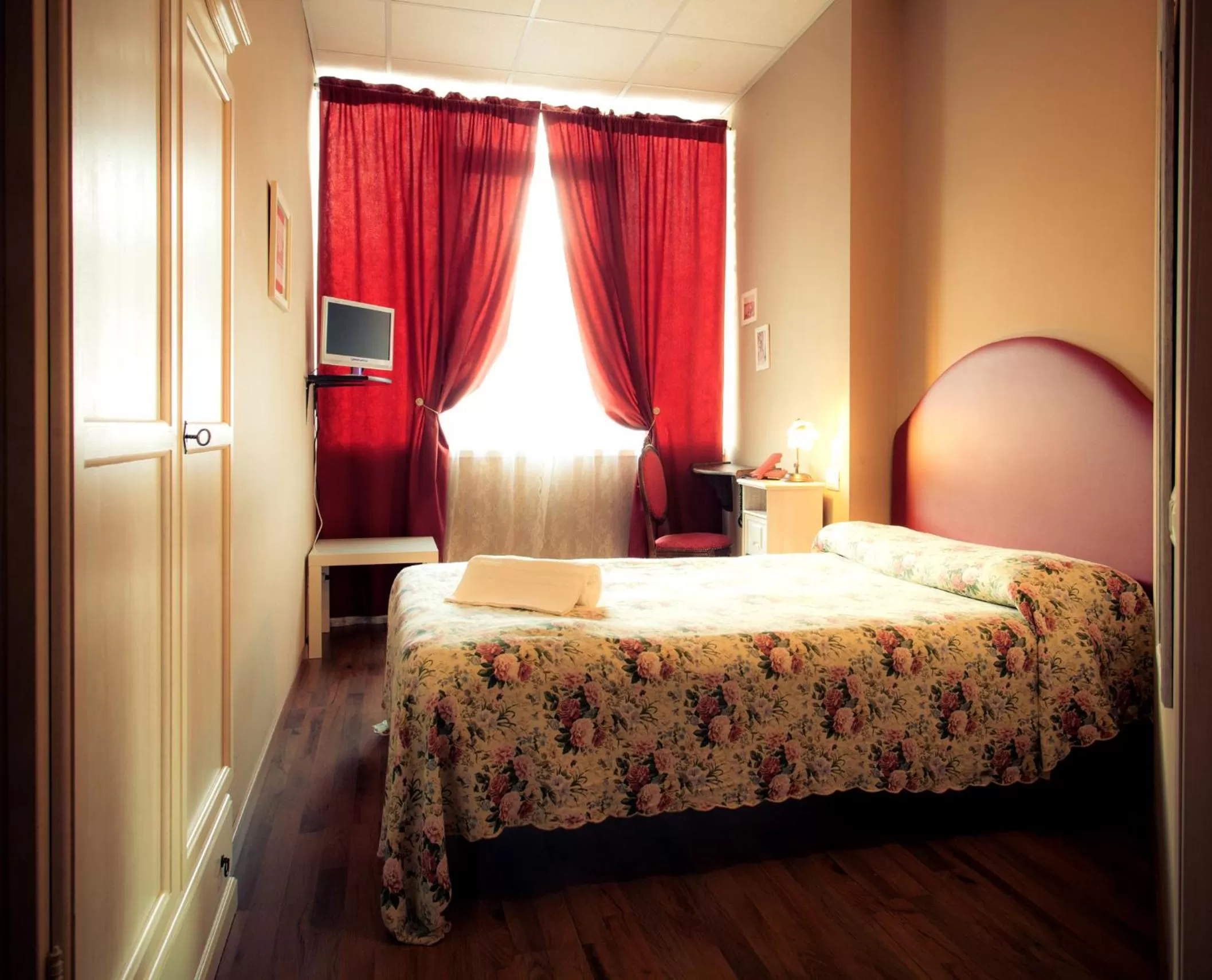 Photo of the whole room, Bed in Ankon Hotel