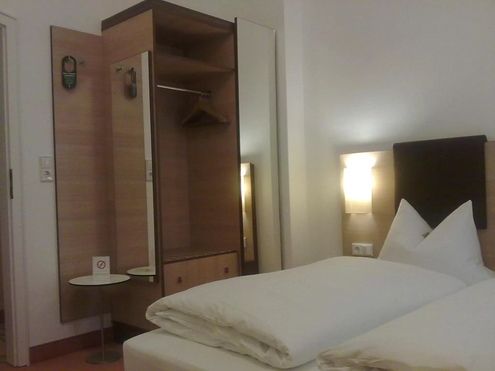 Photo of the whole room, Bed in Hotel Flandrischer Hof