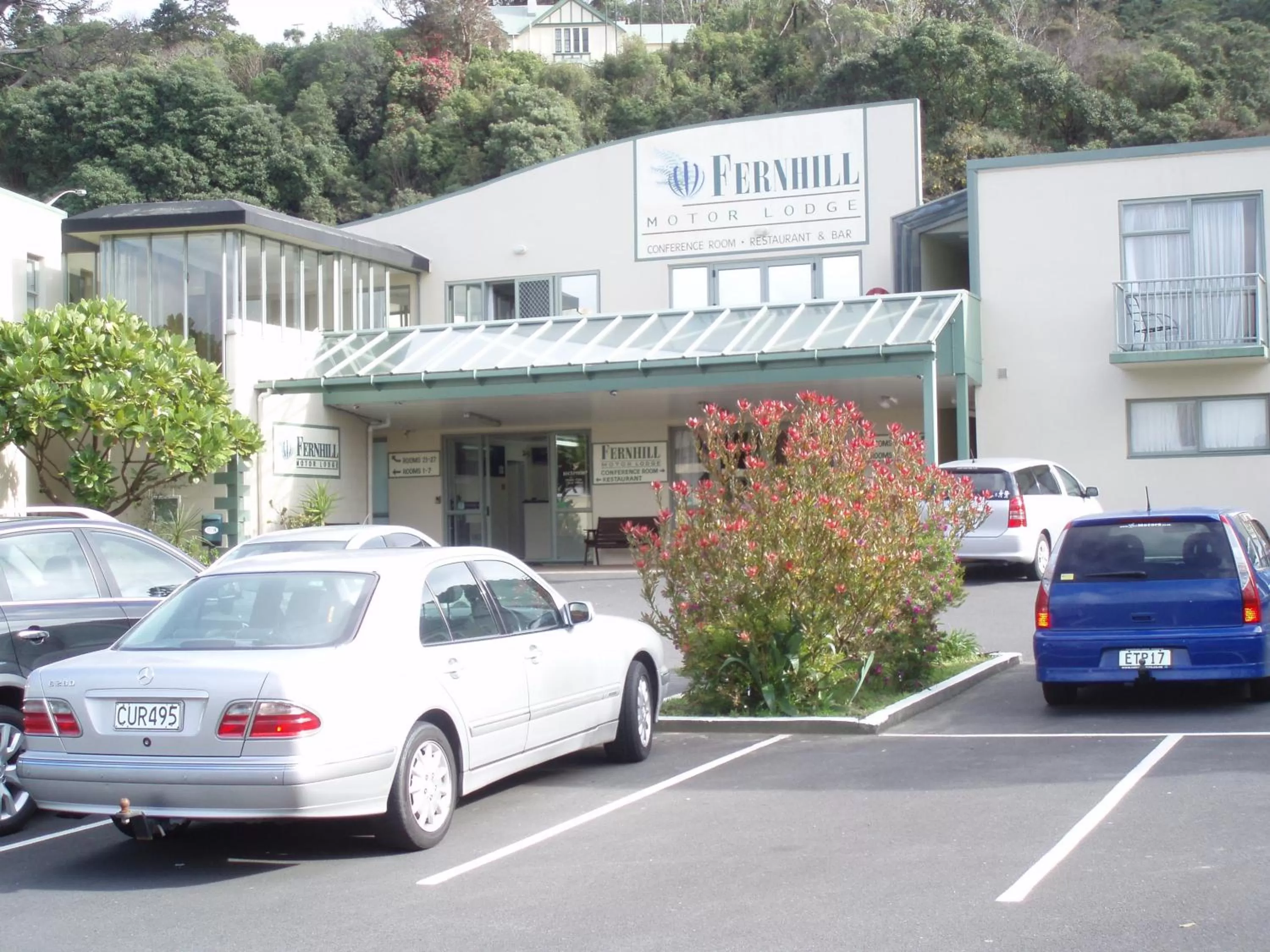 Facade/entrance in Fernhill Motor Lodge