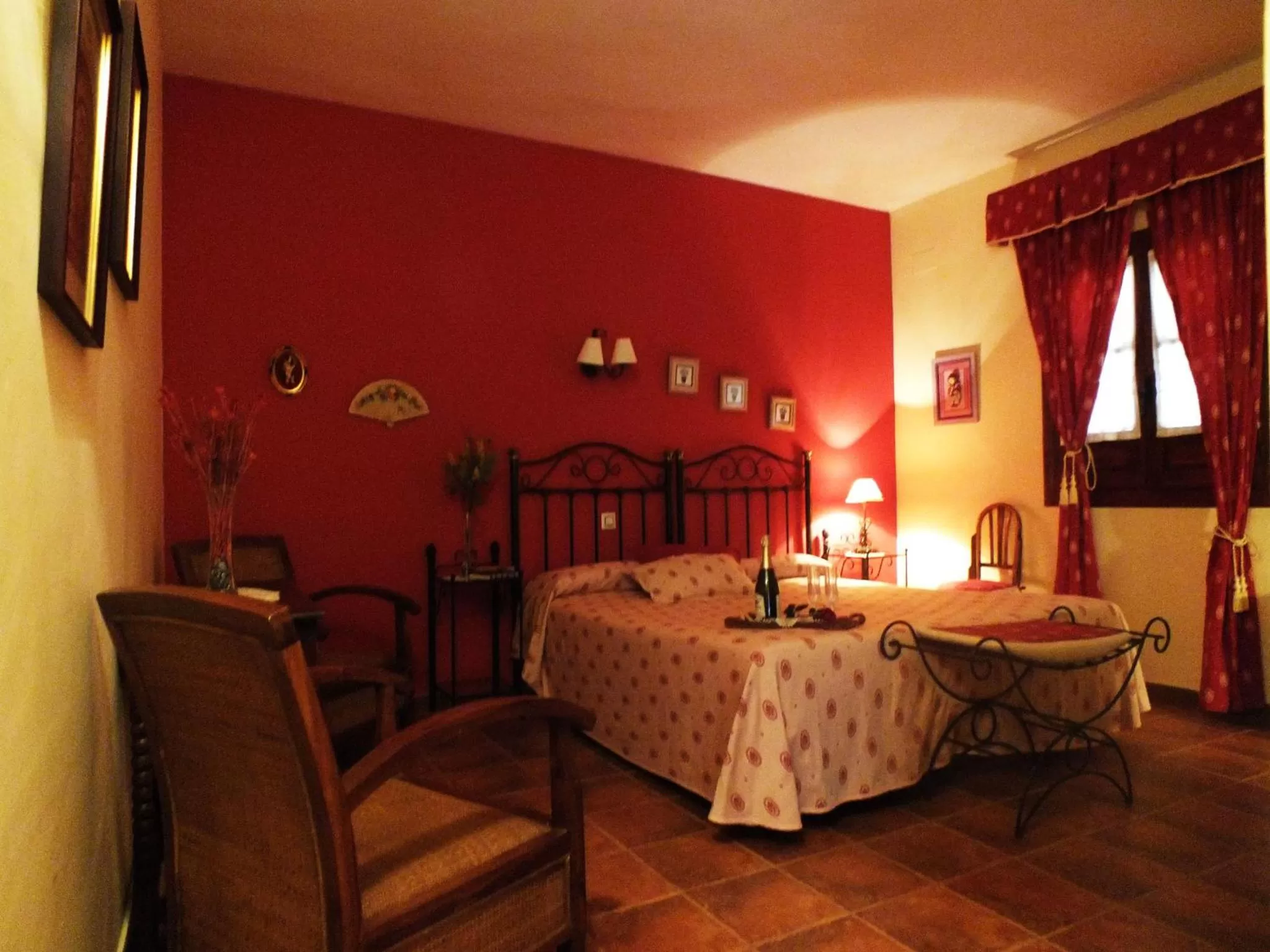 Bed in Hotel Rural Posada Los Caballeros