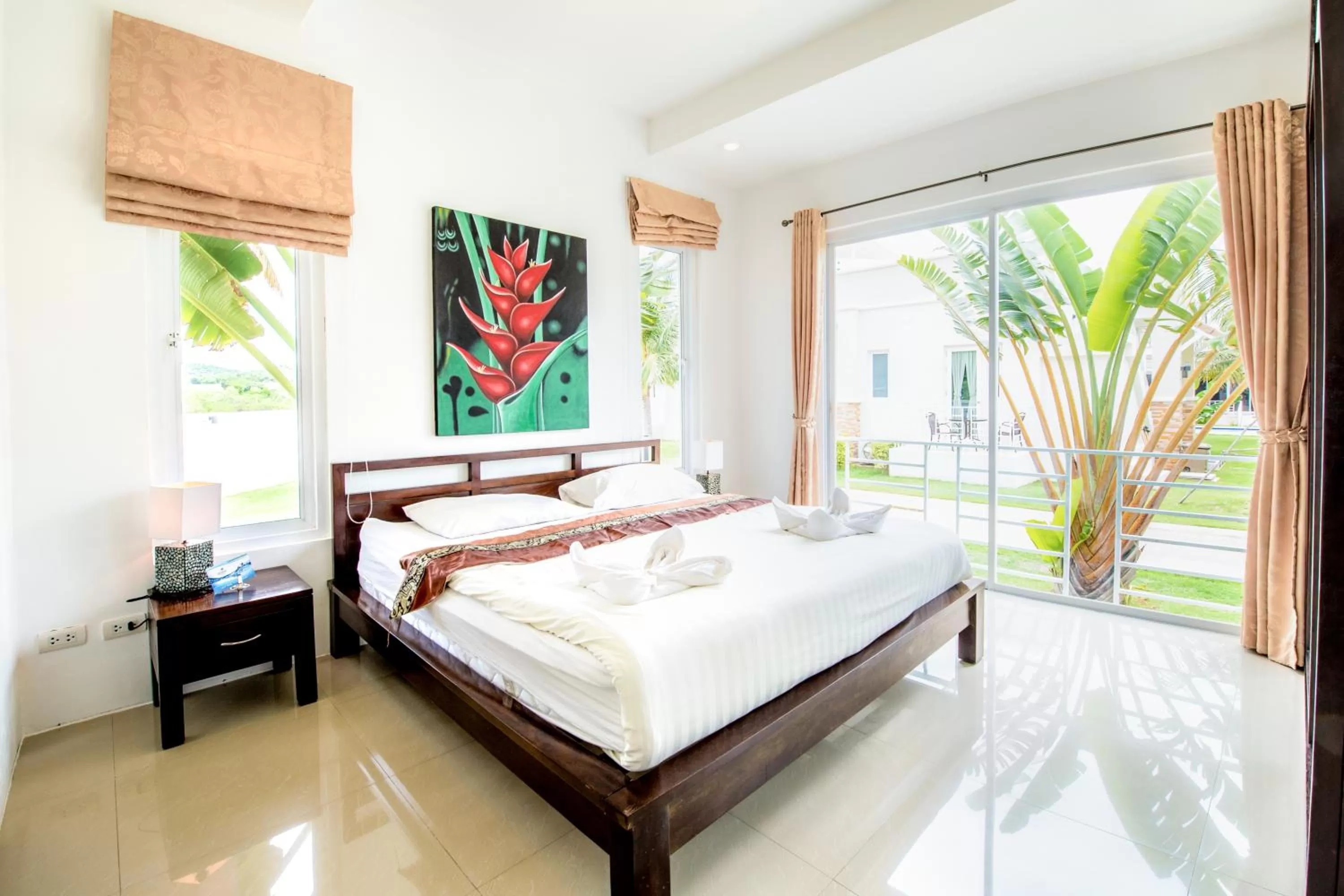 Bedroom, Bed in Oriental Beach Pearl Resort