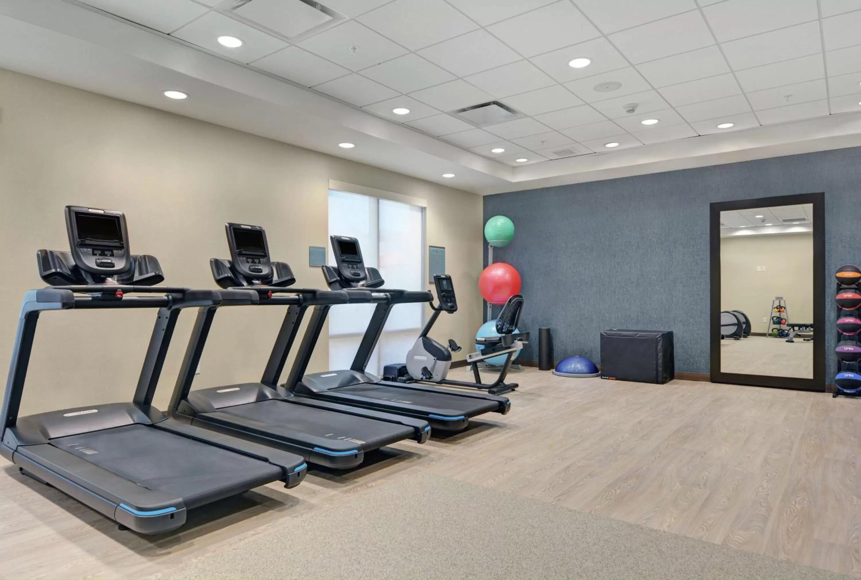 Fitness centre/facilities in Home2 Suites By Hilton Charleston Daniel Island, Sc