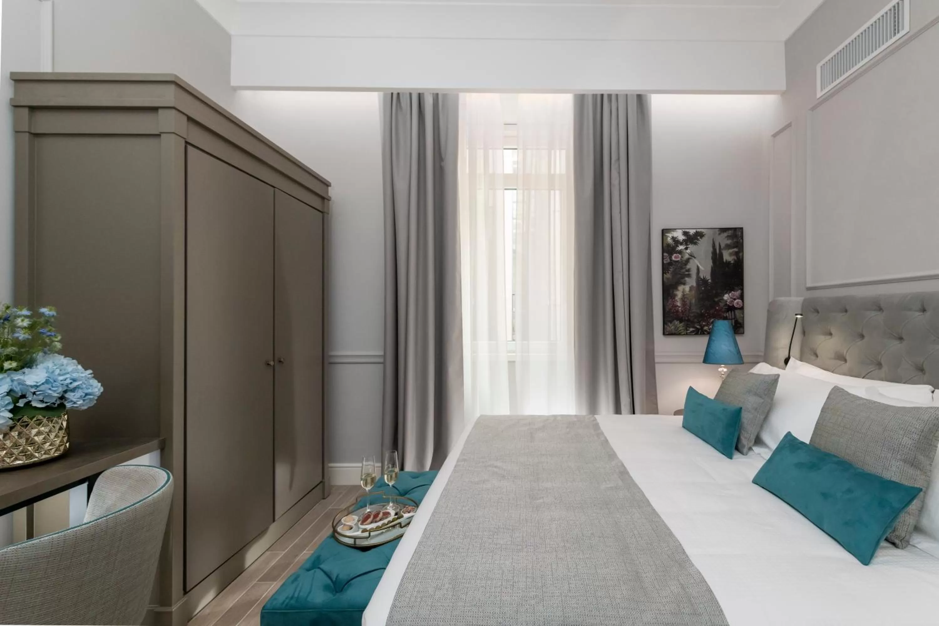 Bed in Hotel La Ville Rome