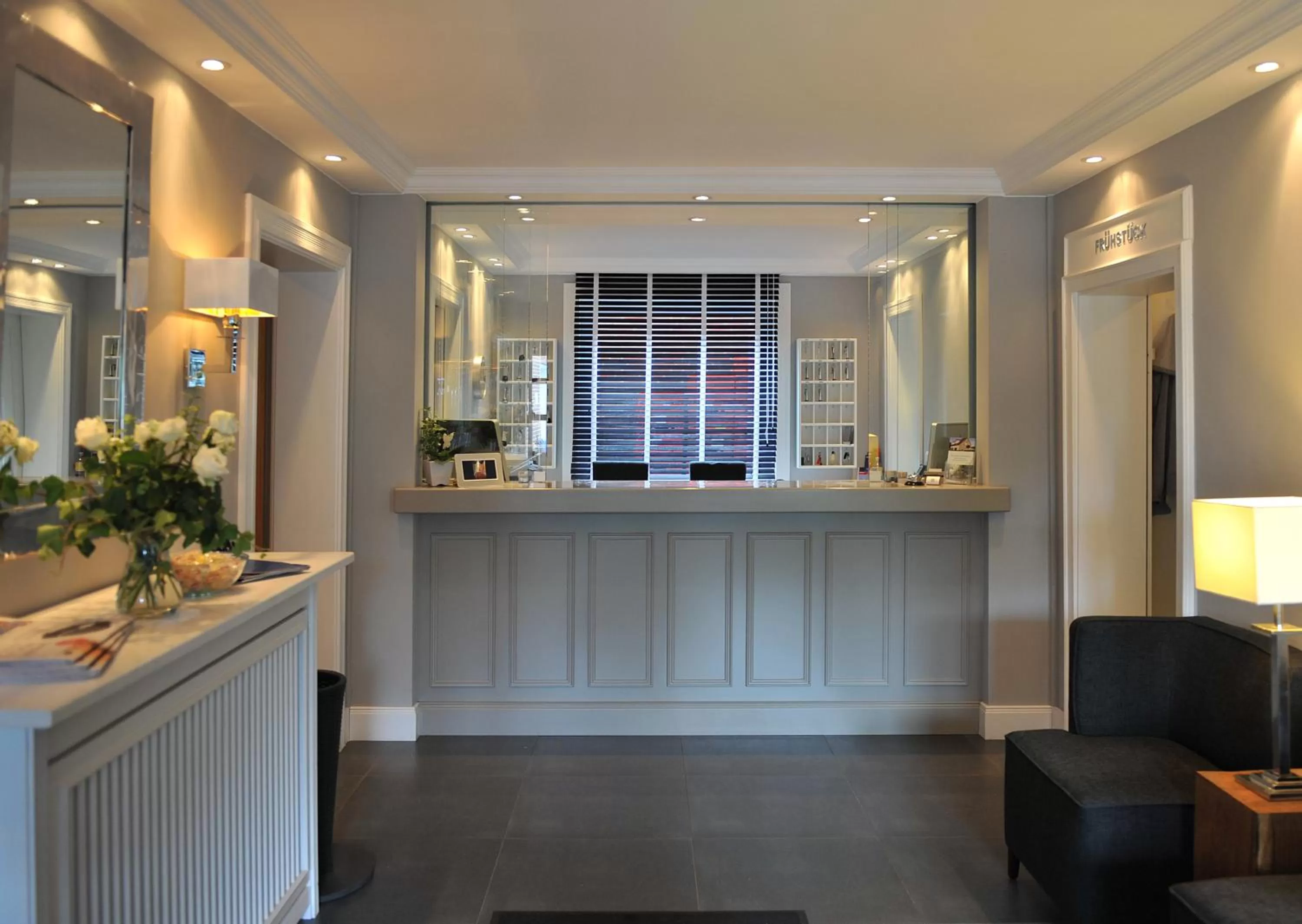 Lobby or reception, Lobby/Reception in Hotel und Landhaus 'Kastanie'