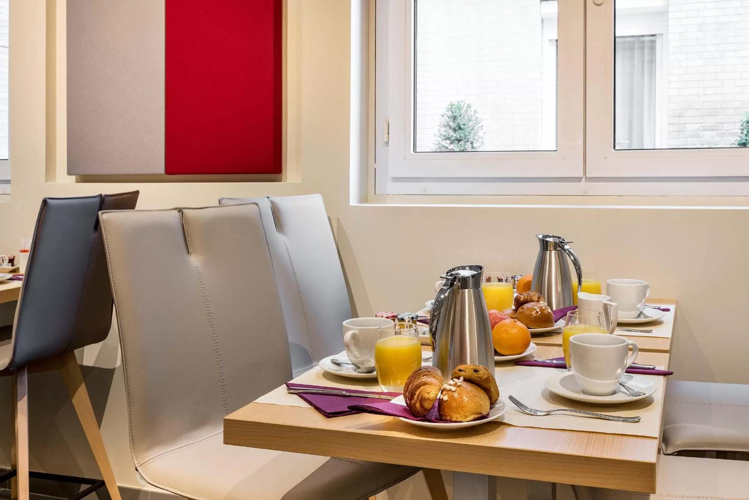 Restaurant/places to eat in Hôtel Magellan