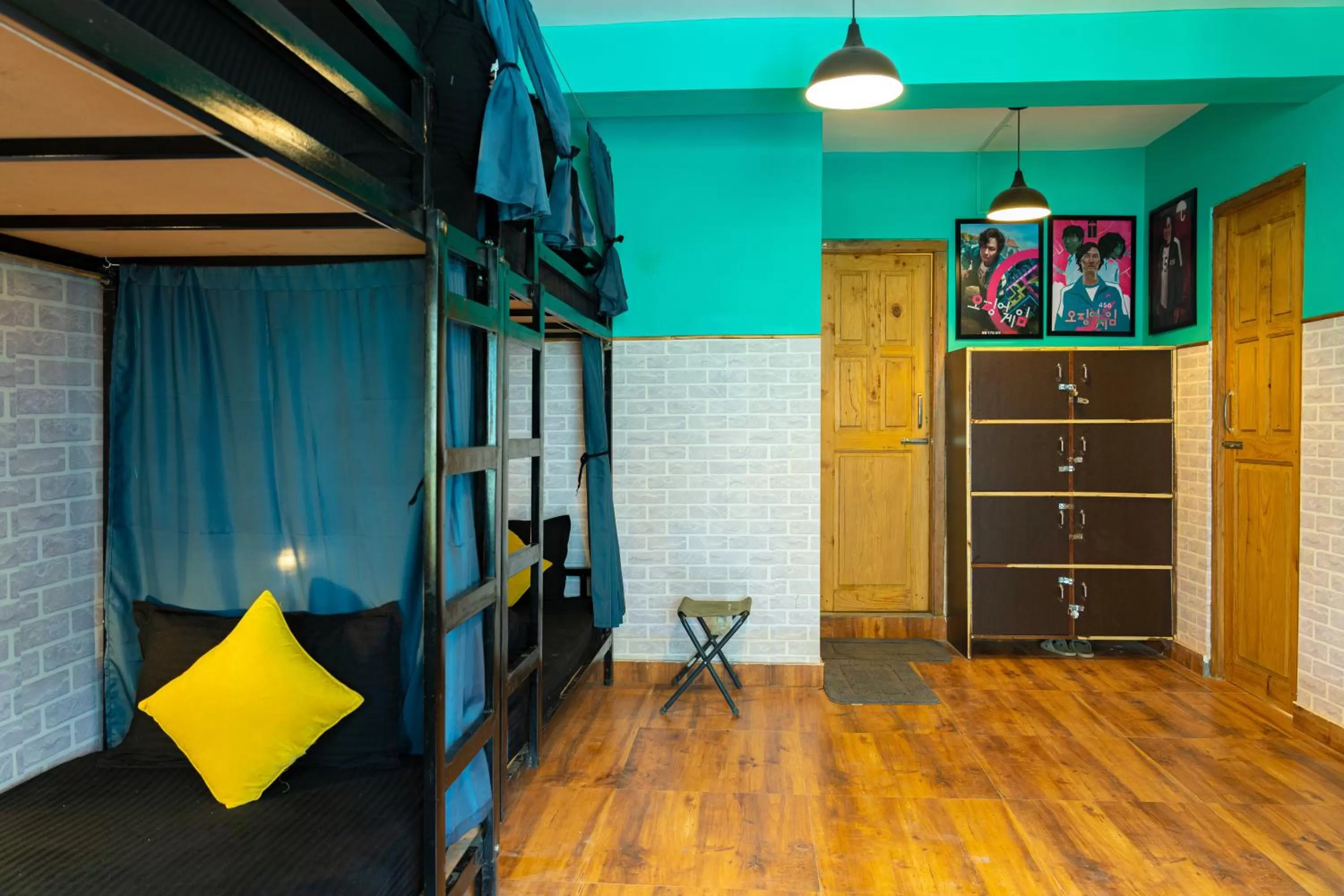 Whoopers Hostel Manali