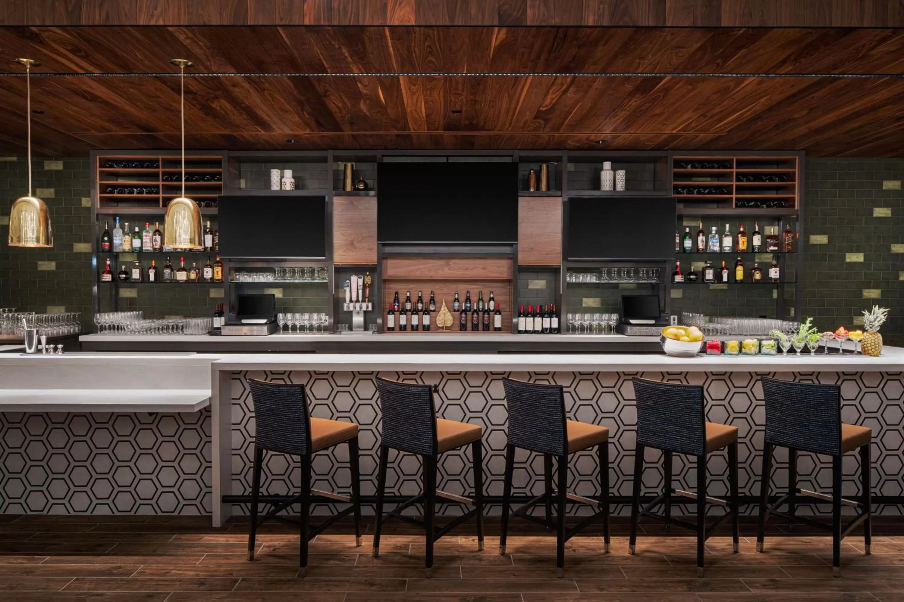 Lounge or bar in Hilton Garden Inn Camden Waterfront Philadelphia
