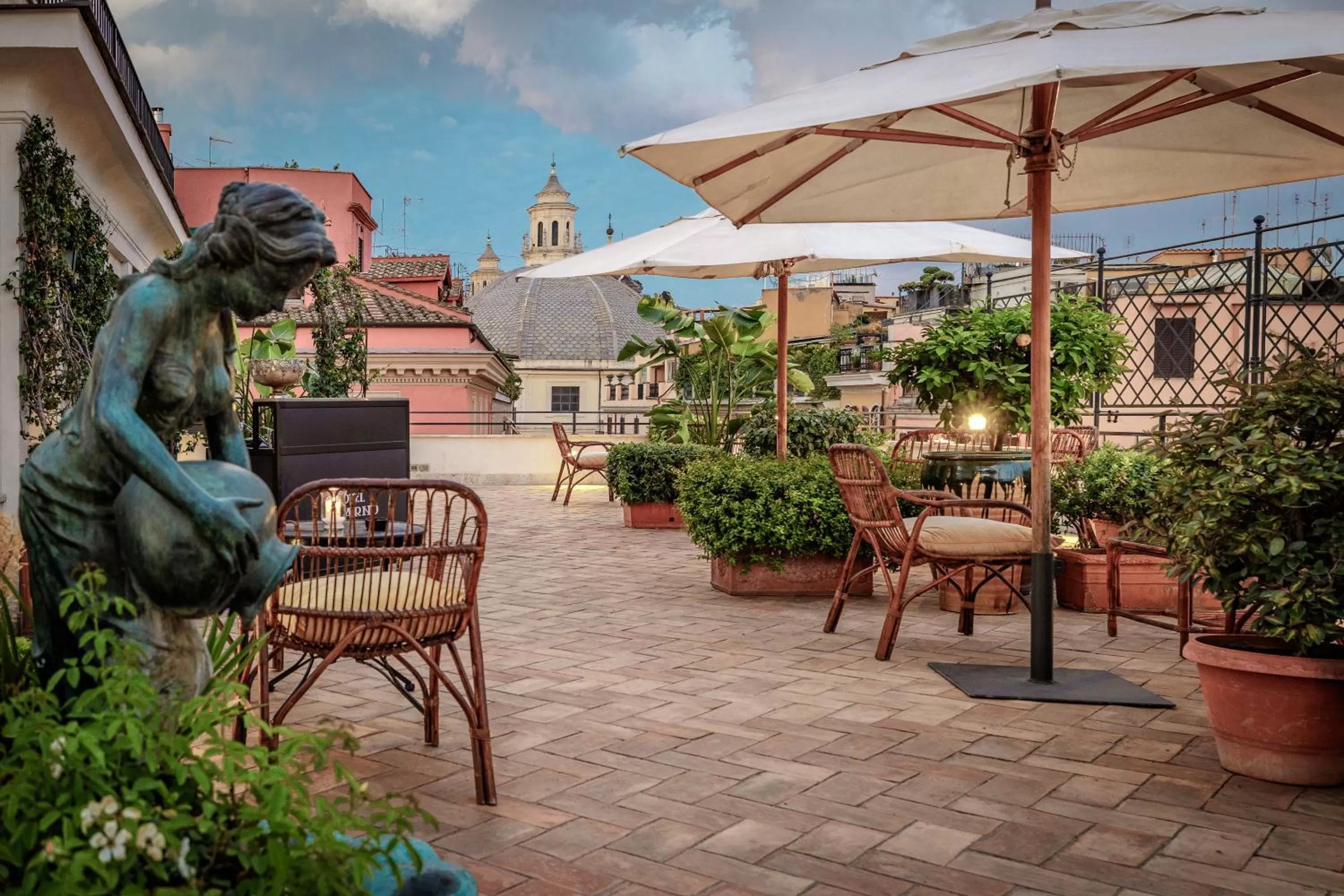 Property building in Hotel Locarno