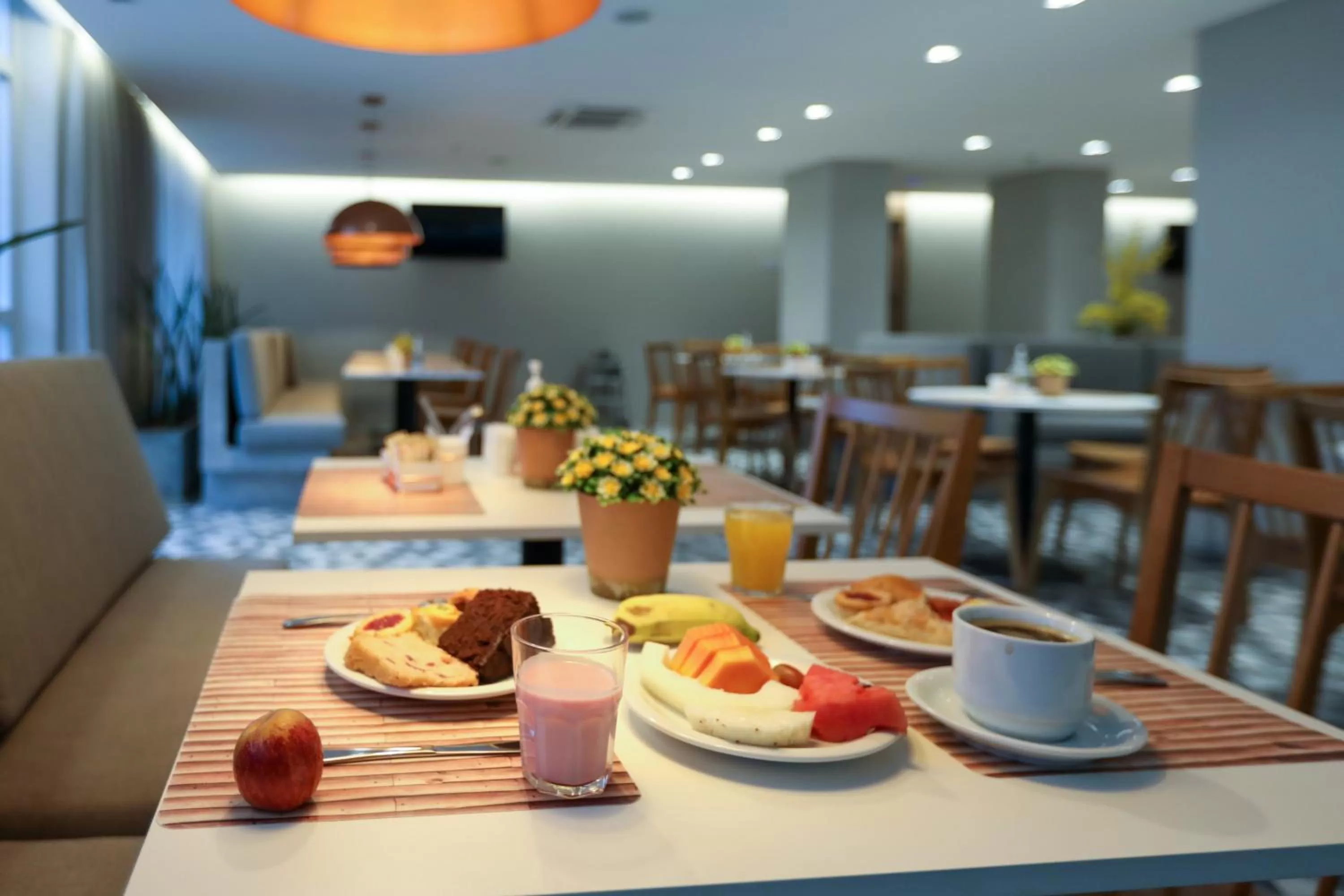 Restaurant/places to eat in Comfort Hotel Guarulhos Aeroporto