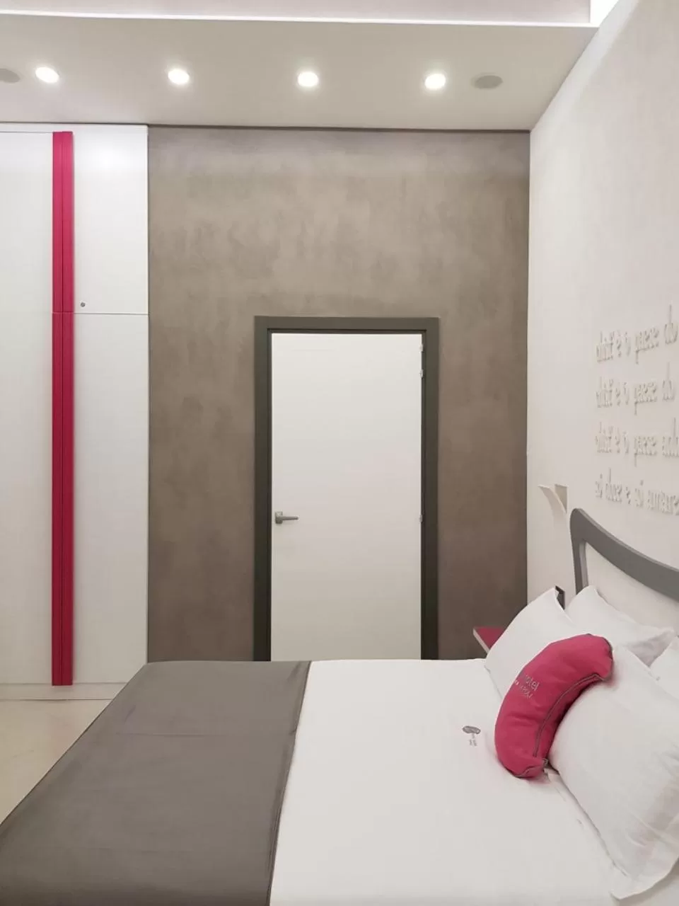 Photo of the whole room, Bed in Hotel Nunù