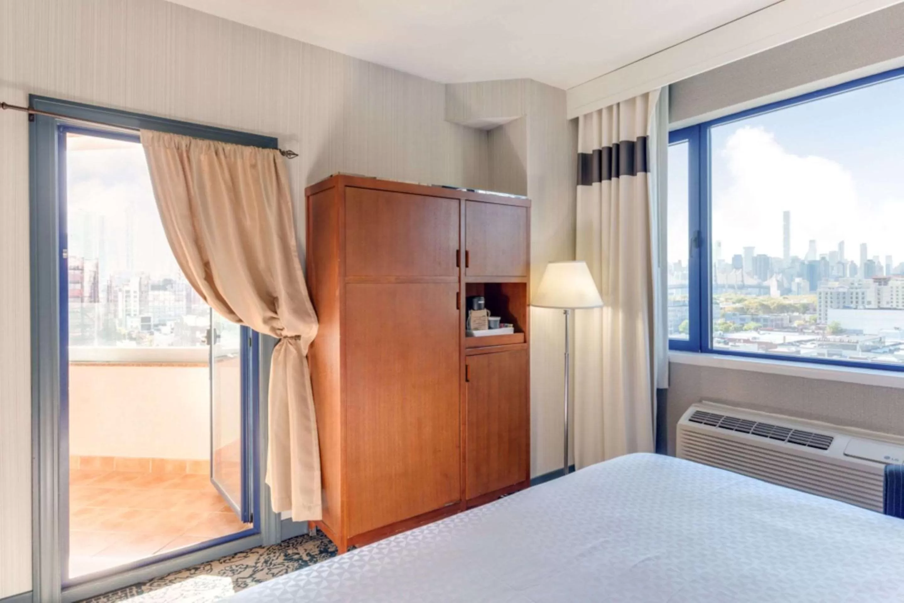 Bedroom, Bed in Vista LIC Hotel, Premier Collection by Best Western