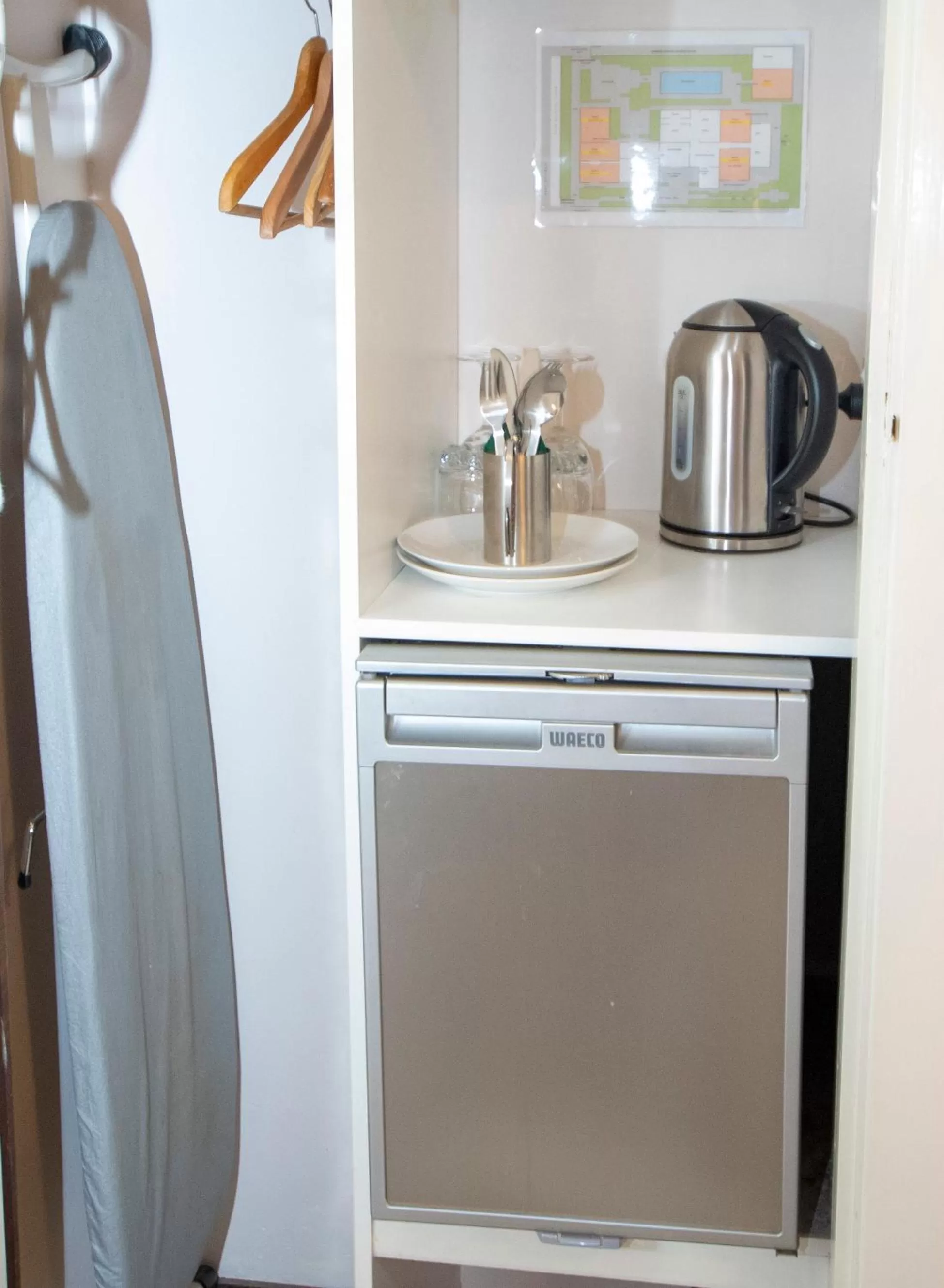 Coffee/tea facilities in Rosebridge House Bed & Breakfast Adult Retreat