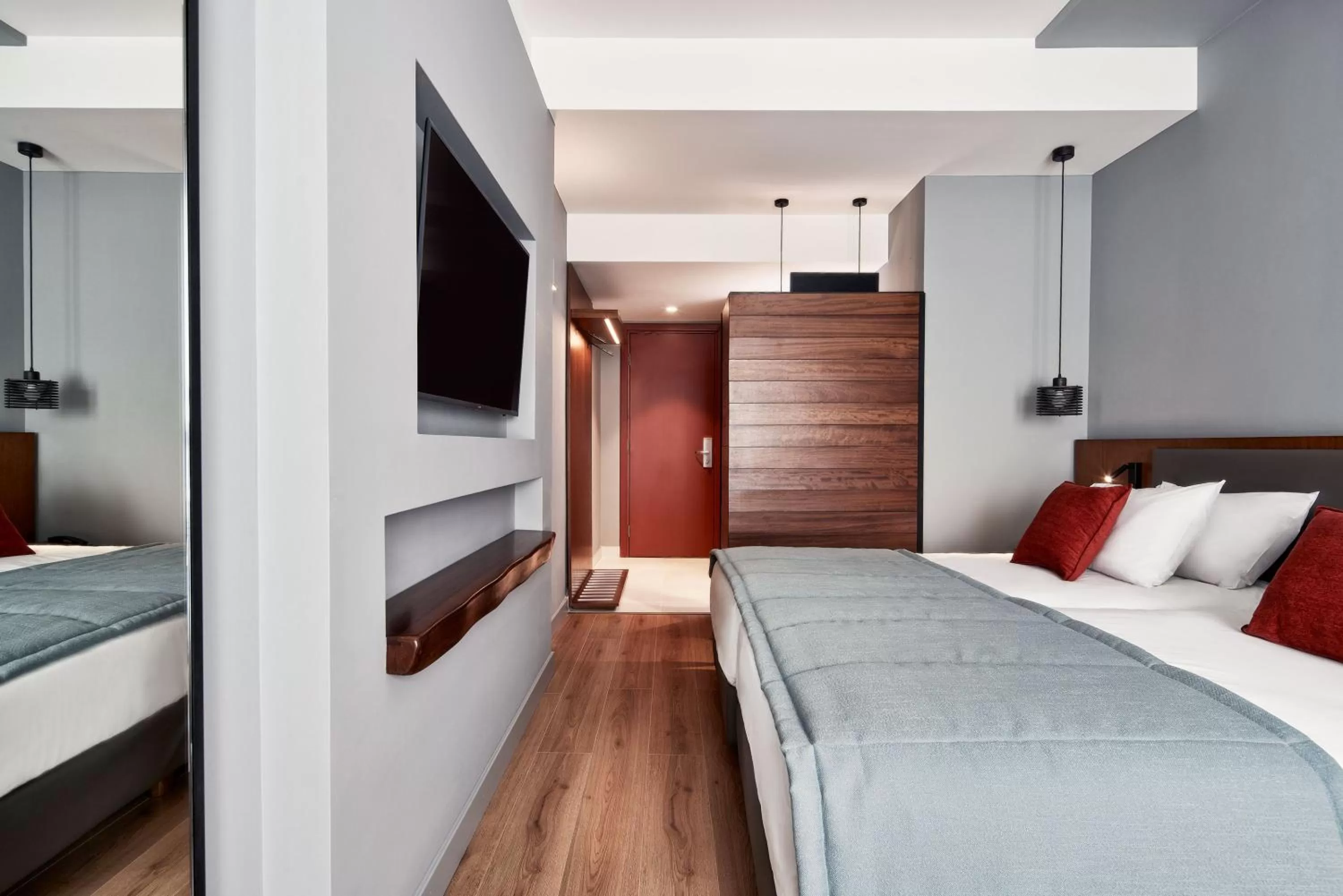 Photo of the whole room, Bed in Hotel Achilleas