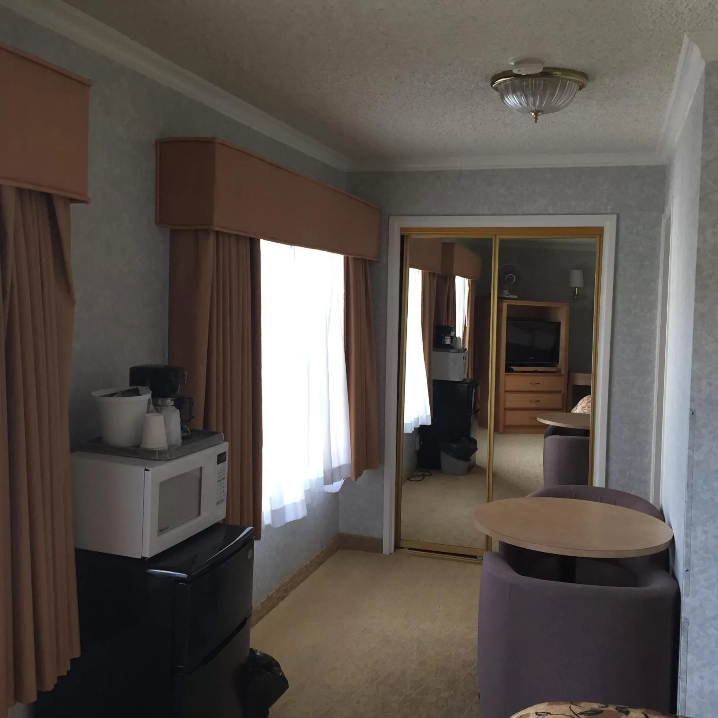 Photo of the whole room in Castle Inn