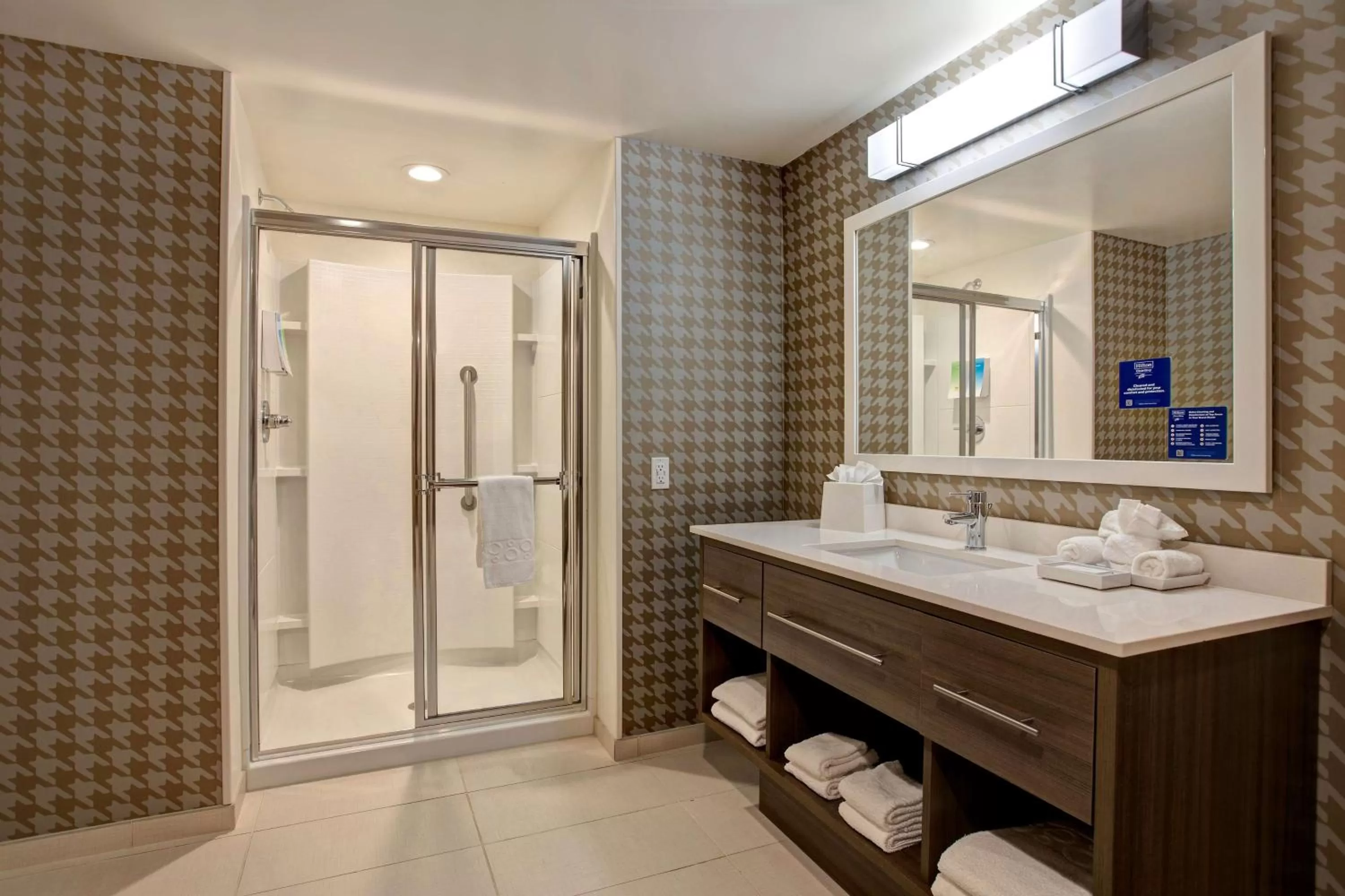 Bathroom in Home2 Suites By Hilton Carmel Indianapolis