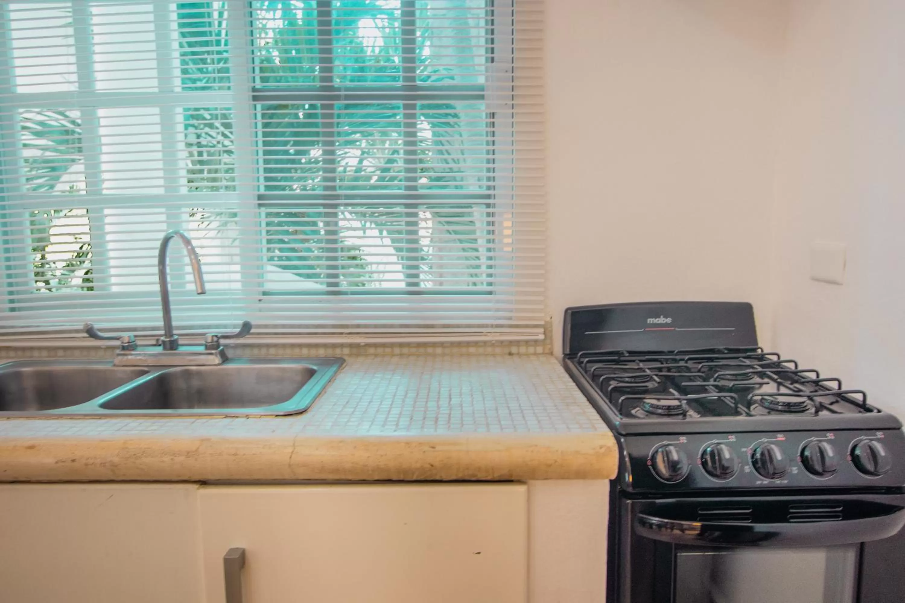 Nasim Condo Hotel con acceso BEACH CLUB GRATIS, metros 5th AVENIDA