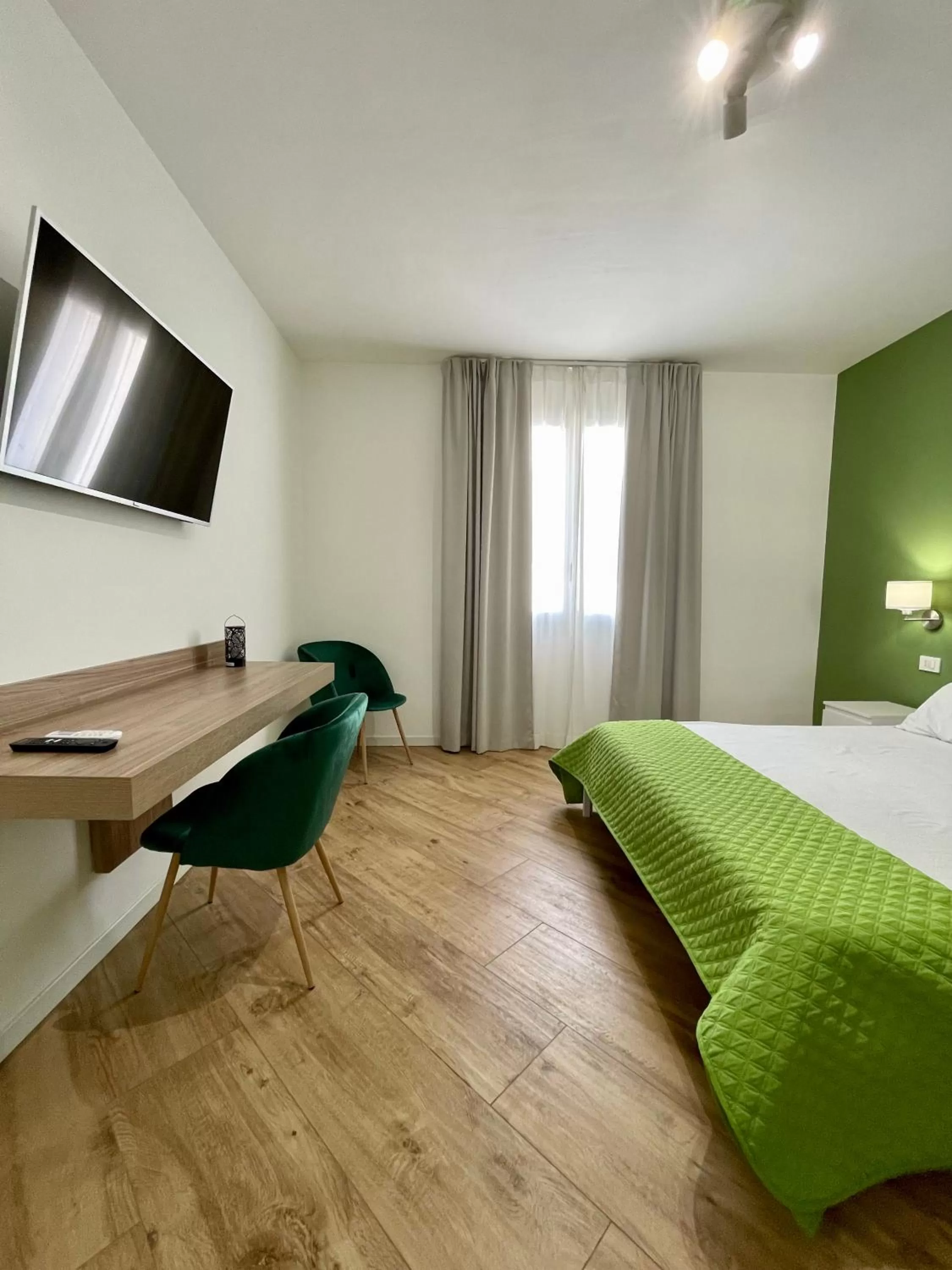 TV and multimedia, Bed in ALBARIA ROOMS-APARTMENTS