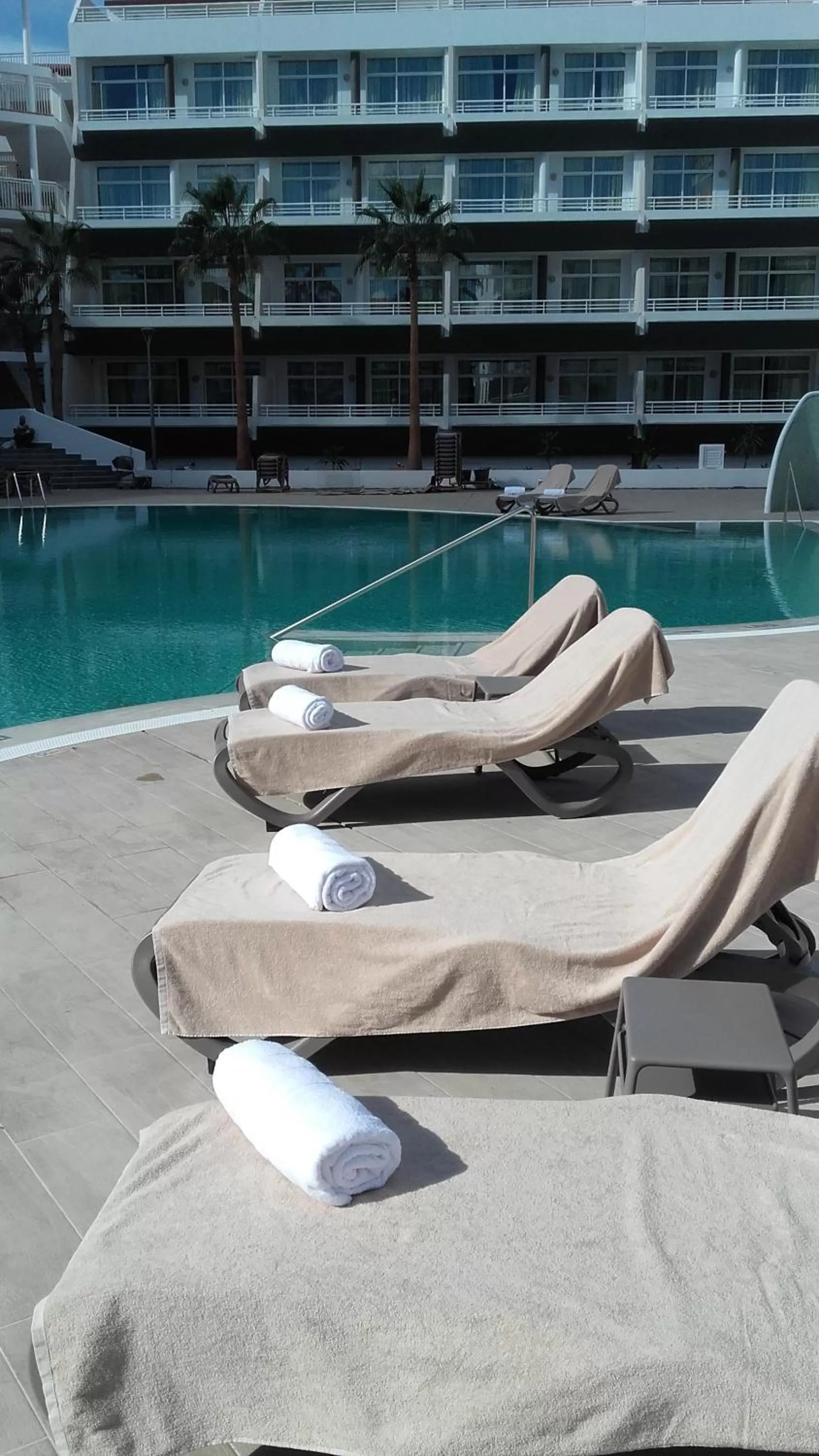 Swimming pool in Gara Suites Golf & Spa