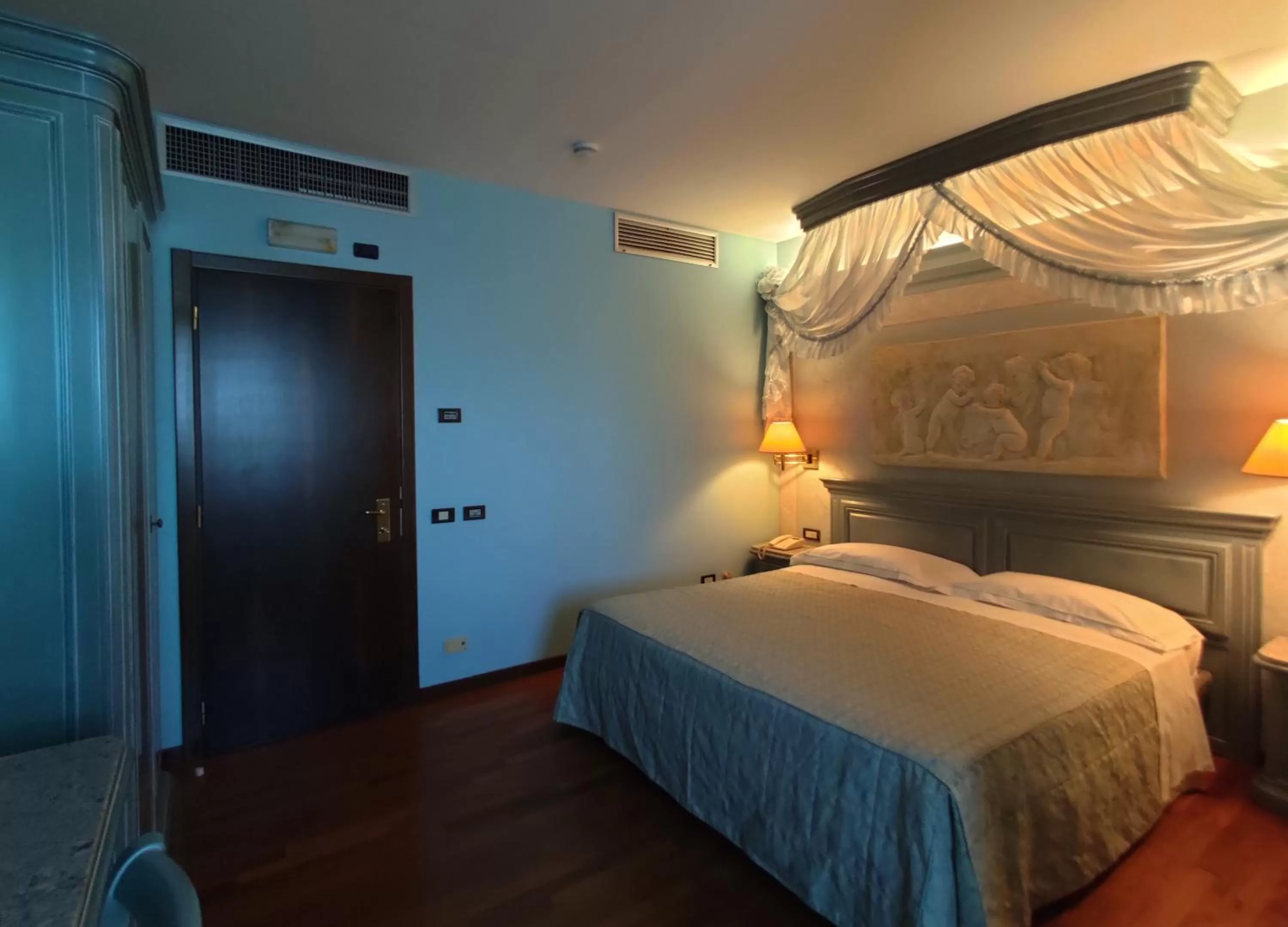 Bedroom, Bed in Guglielmotel