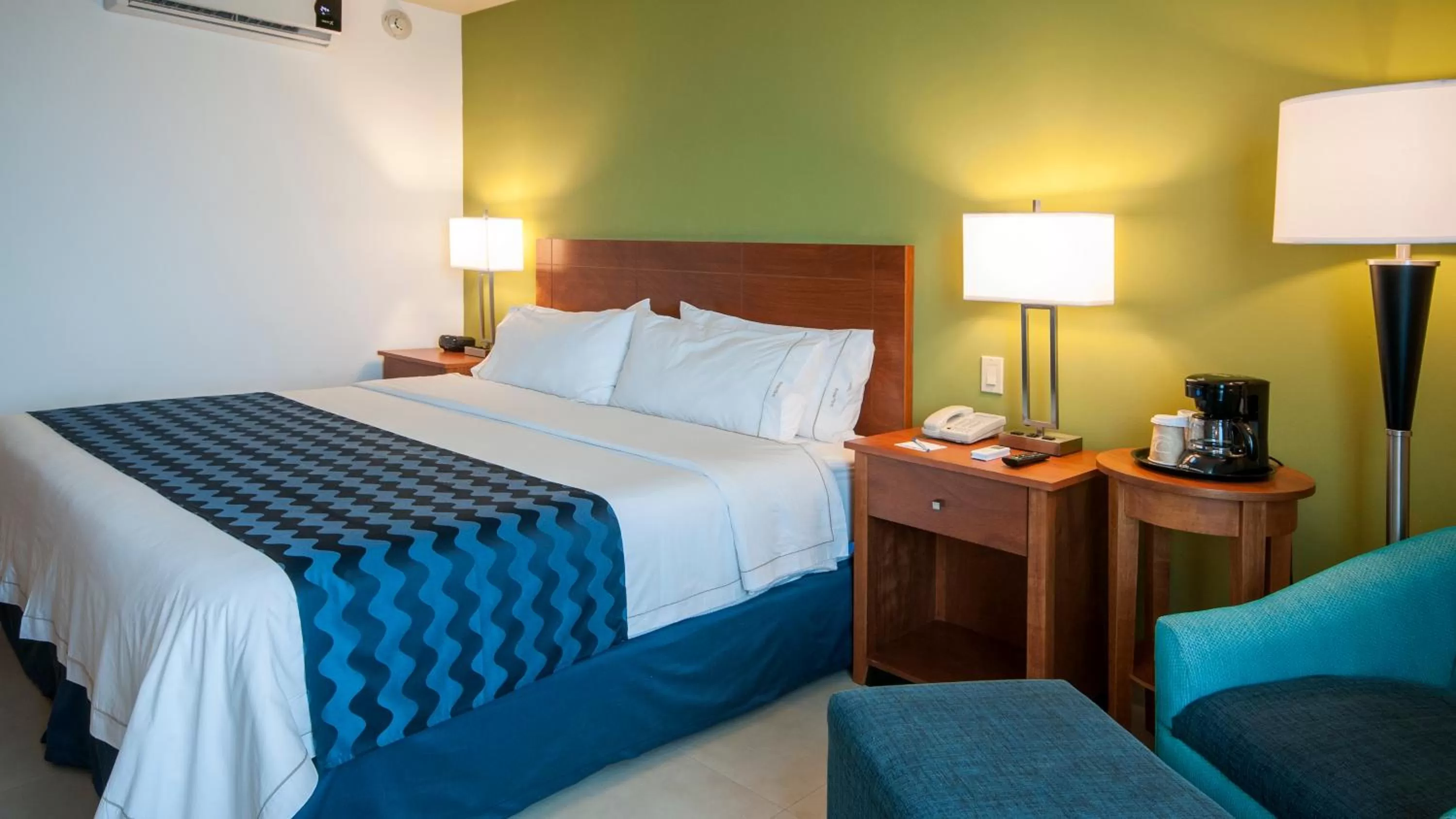 Photo of the whole room, Bed in Holiday Inn Express Cabo San Lucas by IHG