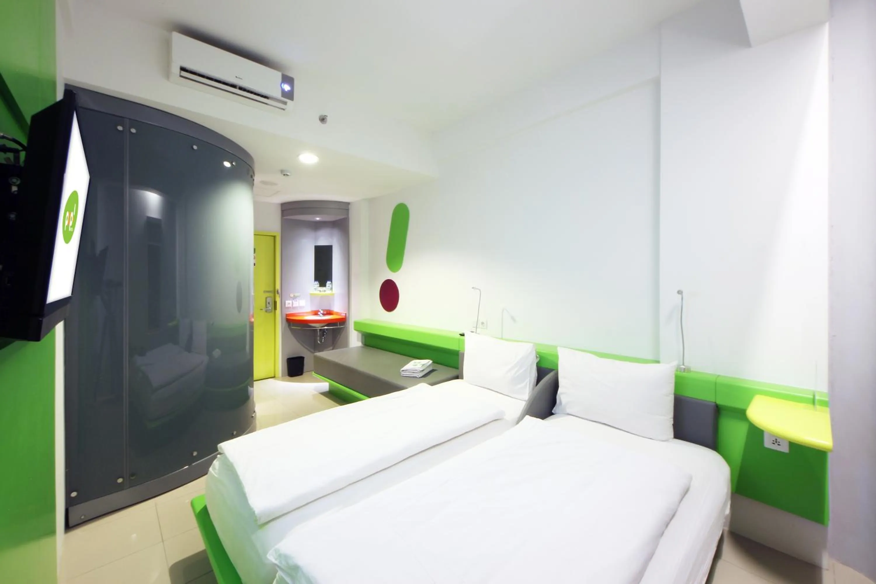 Bedroom in POP! Hotel Tebet Jakarta