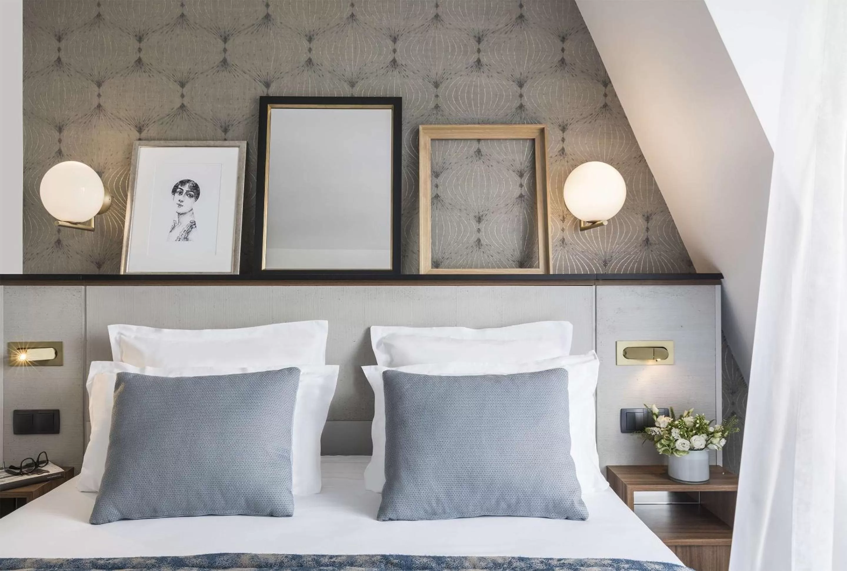 Photo of the whole room, Bed in Best Western Plus La Demeure