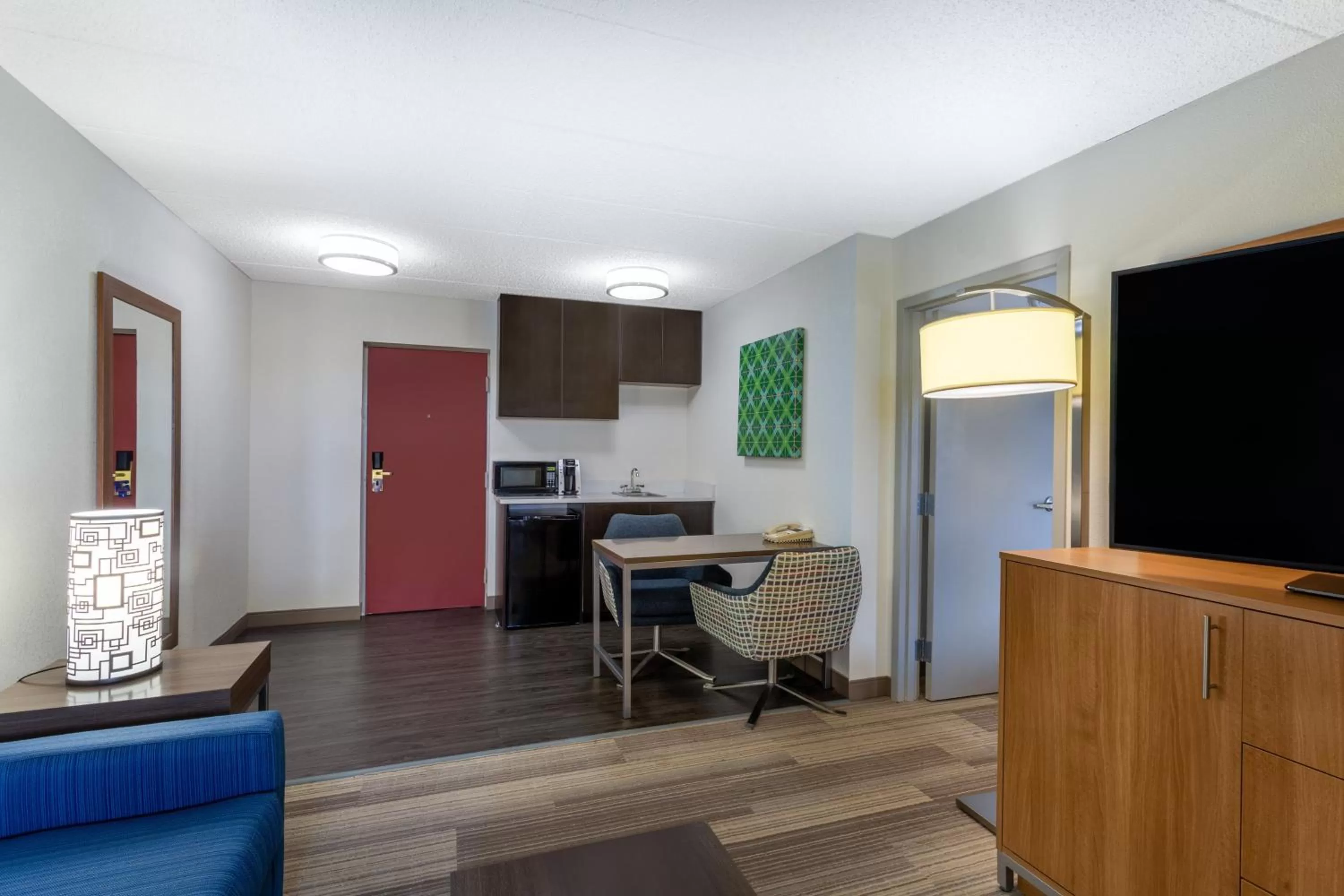 Bedroom in Holiday Inn Express Hotel & Suites Philadelphia - King of Prussia by IHG