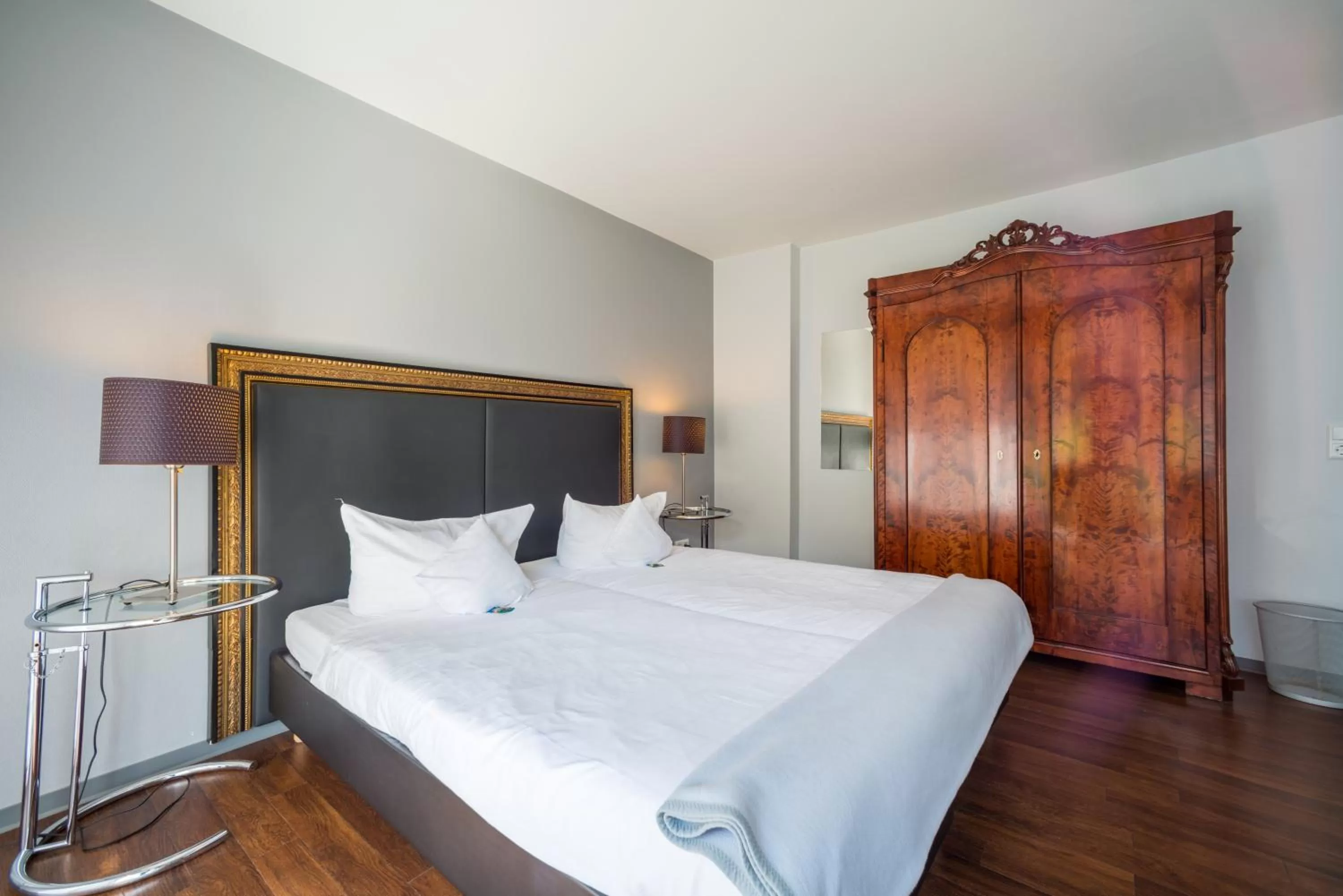 Photo of the whole room, Bed in zuhause bei Hoffmann