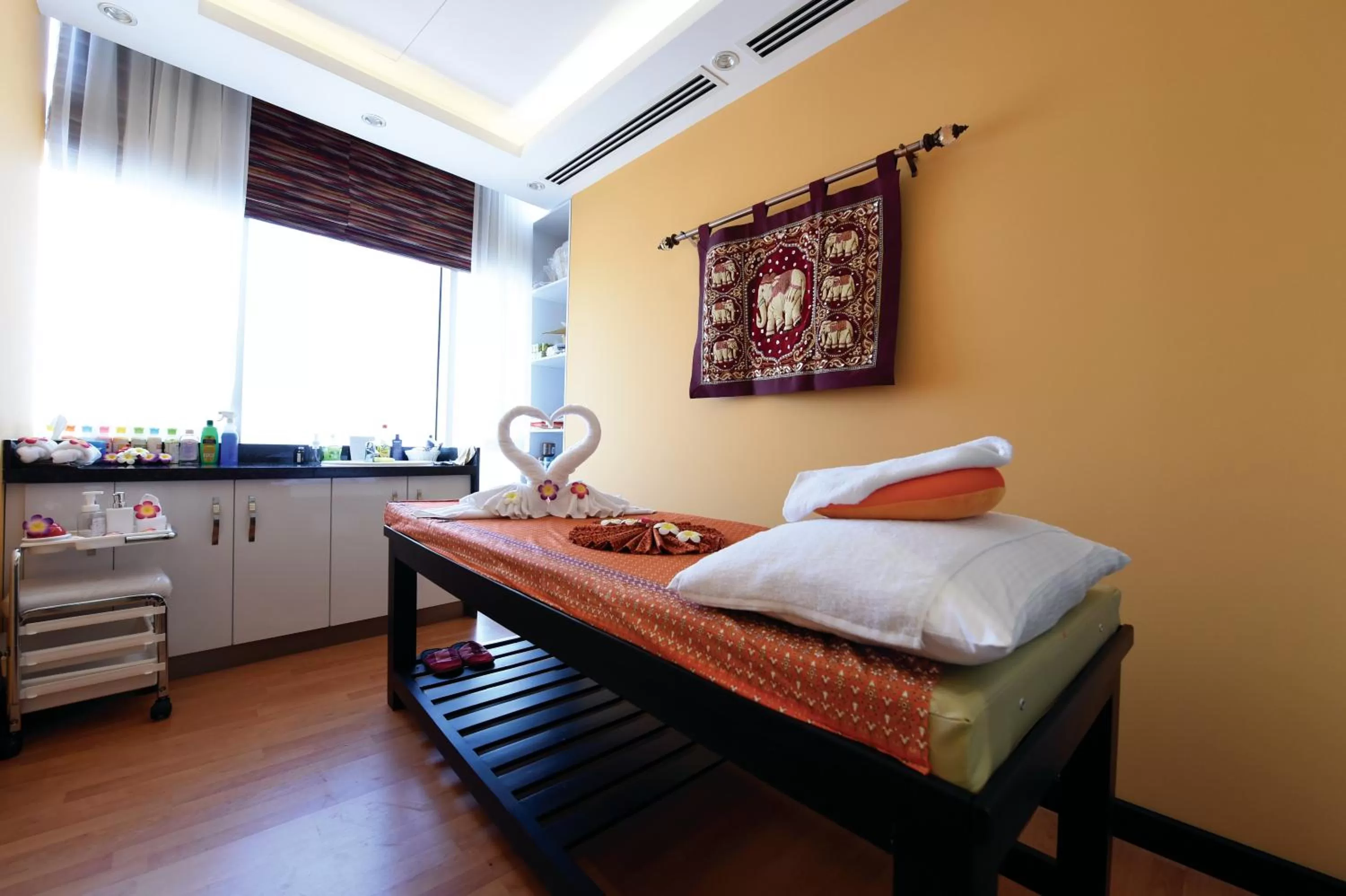Massage, Bed in Orange Suites Hotel